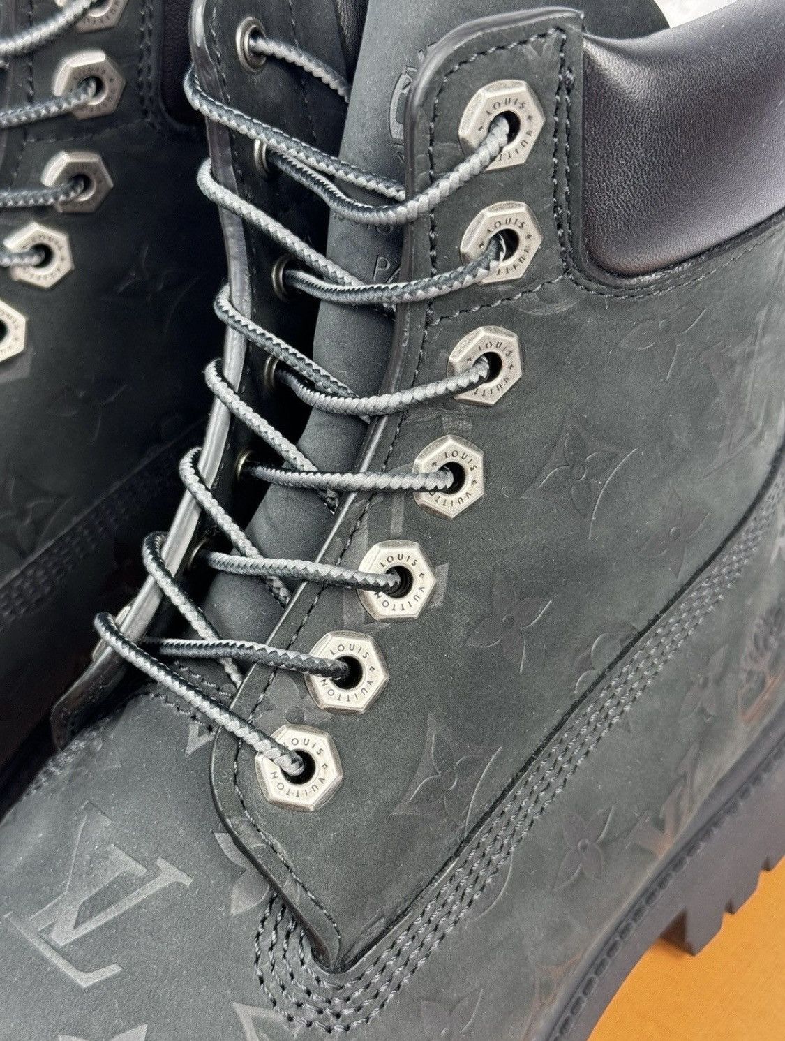 Louis Vuitton × Timberland Louis Vuitton x Timberland Monogram Size US 9 / EU 42 - 6 Thumbnail