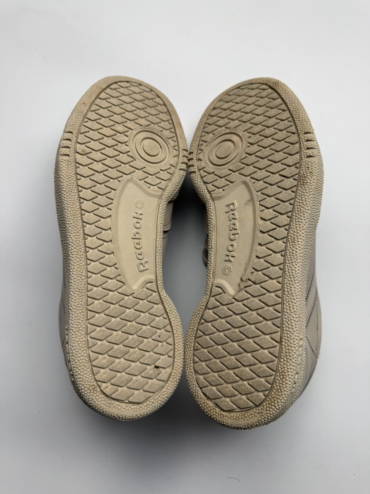 Maison Margiela × Reebok Maison Margiela x Reebok Club C Size US 5 / IT 35 - 6 Thumbnail