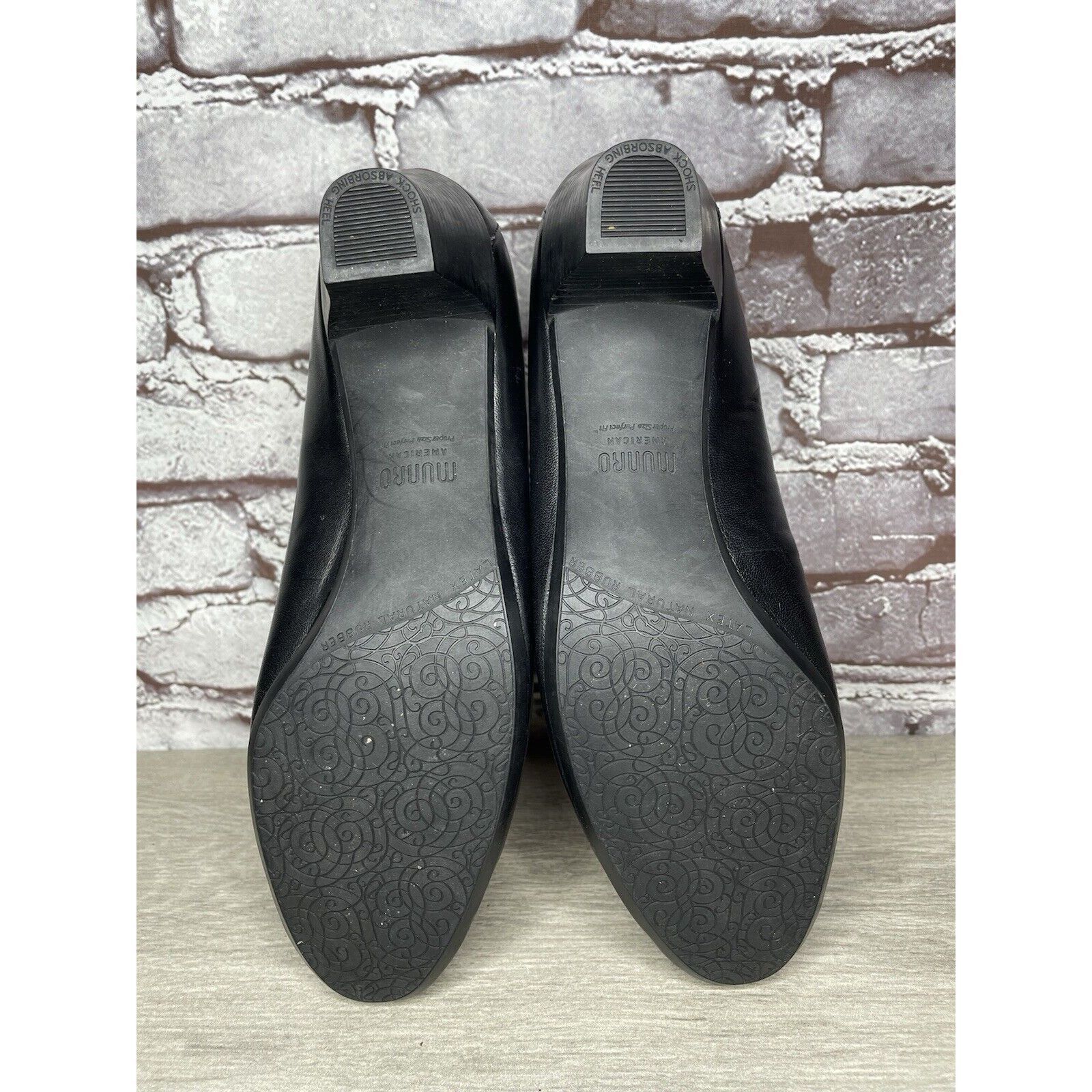Other Munro American Black Leather Cap Toe Elastic Comfort Heels W Size US 11.5 / IT 41.5 - 19 Thumbnail