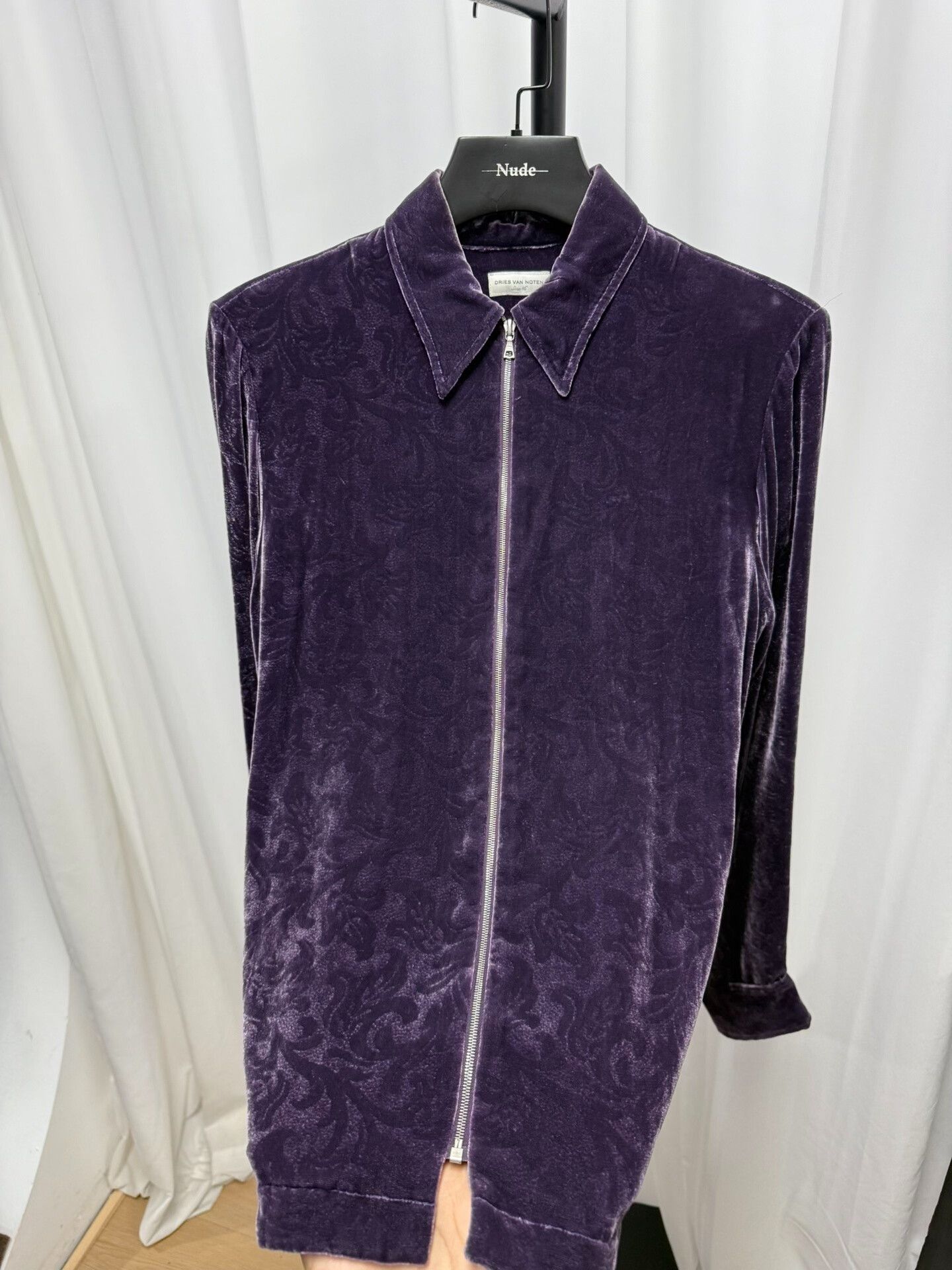 Dries Van Noten Dries Van Noten Velvet Shirt with Gem Buttons Size US S / EU 44-46 / 1 - 1 Thumbnail