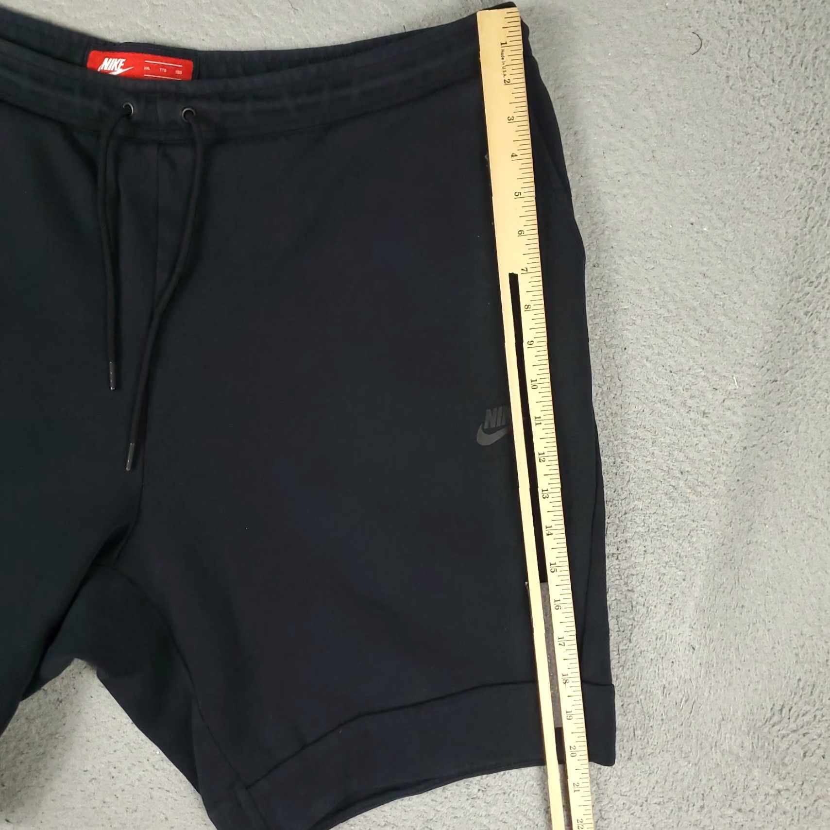 Nike Nike Shorts Mens 2XL Black Swoosh Running Training Active Sweat Shorts Nike Shorts Men 2XL Black Swoosh Sports Sweat Size US 39 - 5 Thumbnail