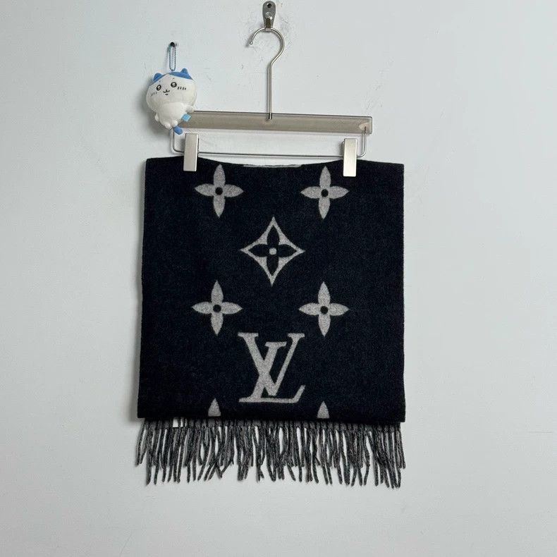 Louis Vuitton Louis Vuitton Black and grey cashmere scarf Size ONE SIZE - 1 Thumbnail
