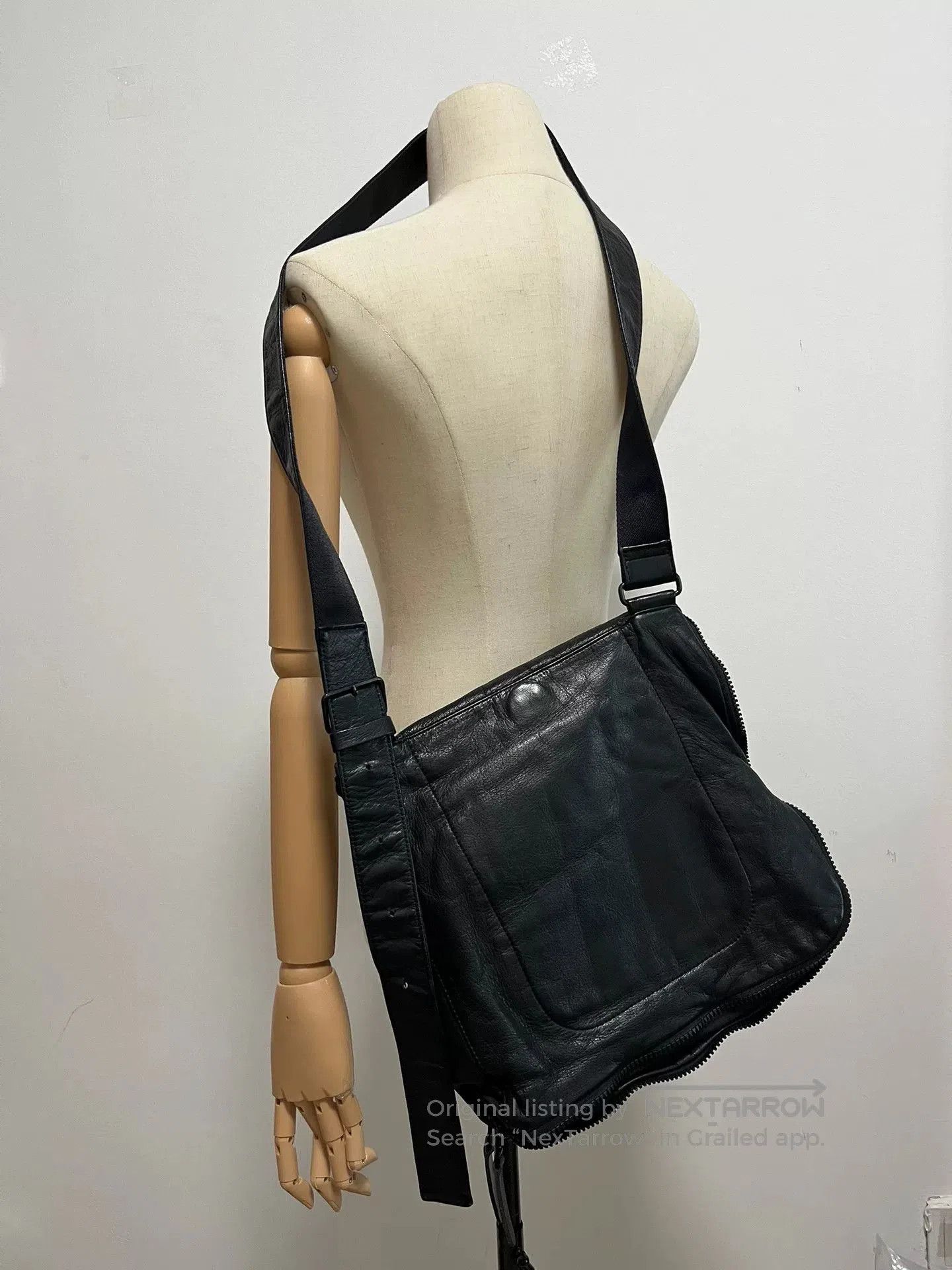 Yohji Yamamoto Yohji Yamamoto Black Leather Crossbody Bag. Size ONE SIZE - 5 Thumbnail