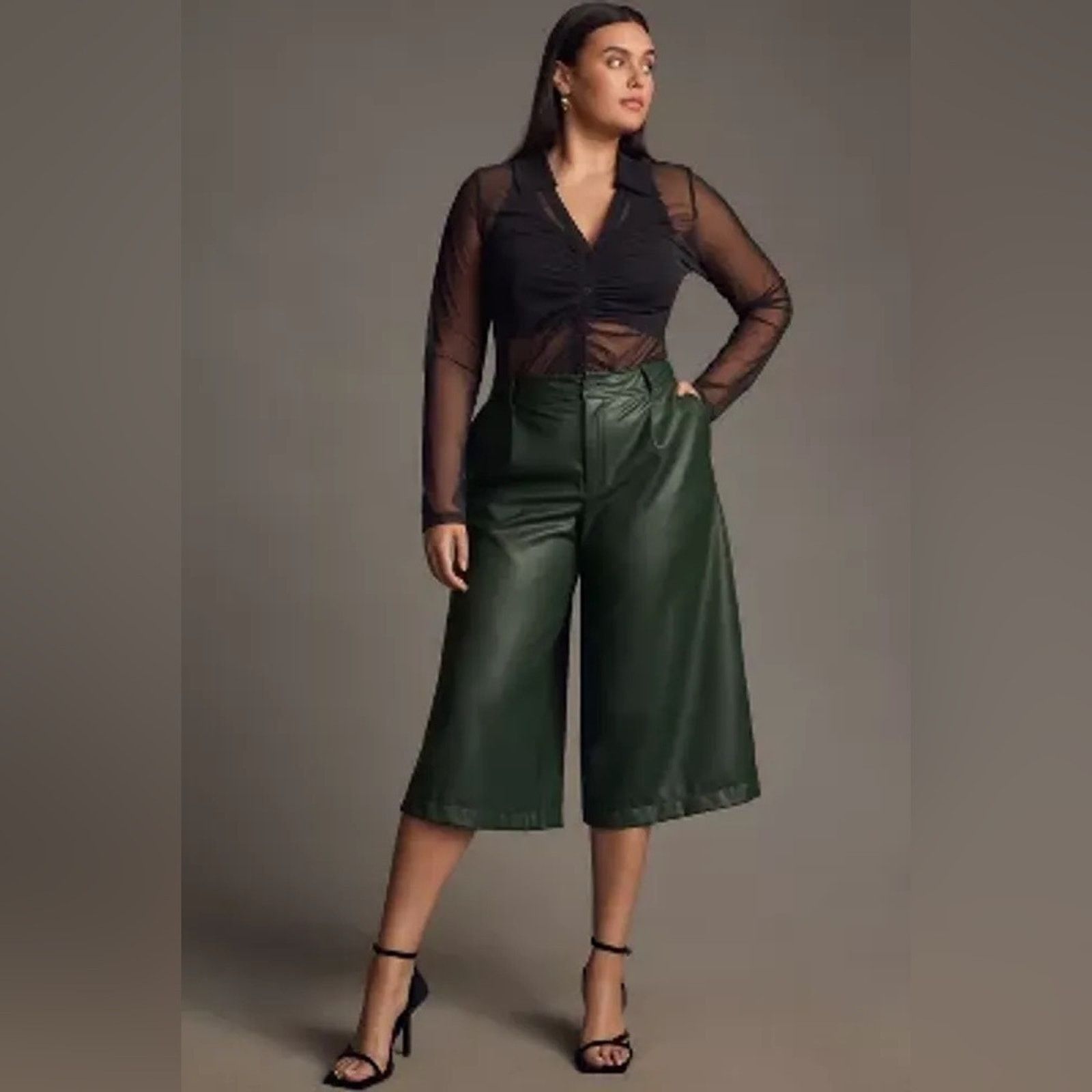 Anthropologie Anthropologie Faux Leather Capris Culottes Cropped US 8 Size 30" / US 8 / IT 44 - 8 Thumbnail