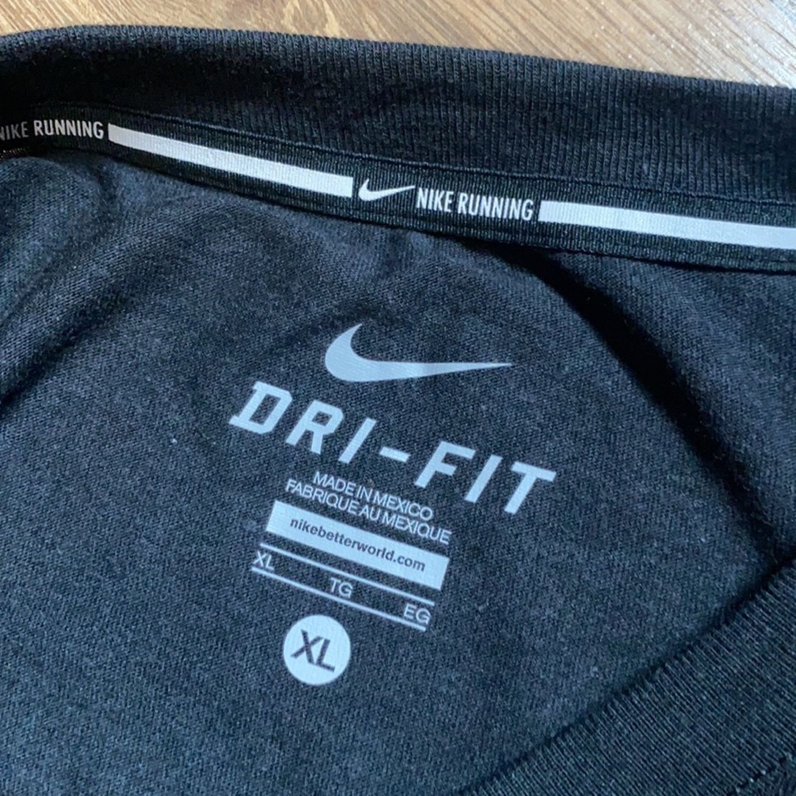 Nike 2013 Nike Endless Runner Dri-Fit Short Sleeve Size US XL / EU 56 / 4 - 4 Thumbnail