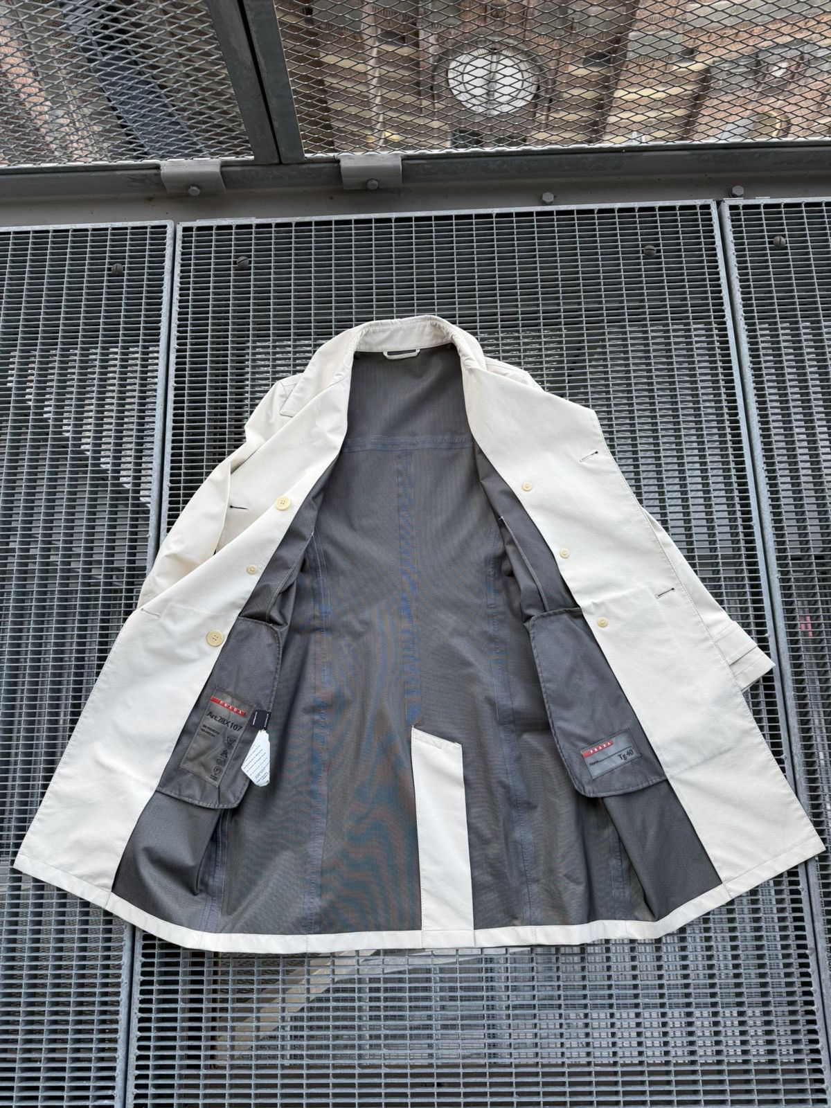 Prada Prada Double Breasted Wind Stopper Waterproof Coat Size L / US 10 / IT 46 - 13 Thumbnail