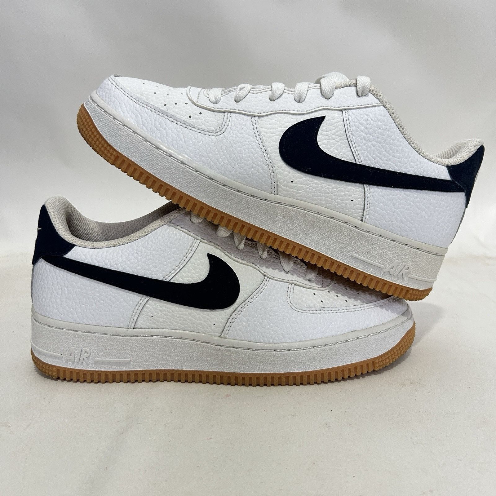 Nike Nike Air Force 1 Low ‘07 GS “Obsidian White Gum” Size US 7.5 / IT 37.5 - 1 Thumbnail