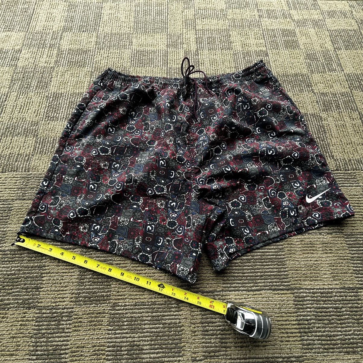 Vintage Vintage 90’s Nike Abstract Goemetric Print Swoosh Shorts Size US 38 / EU 54 - 6 Thumbnail