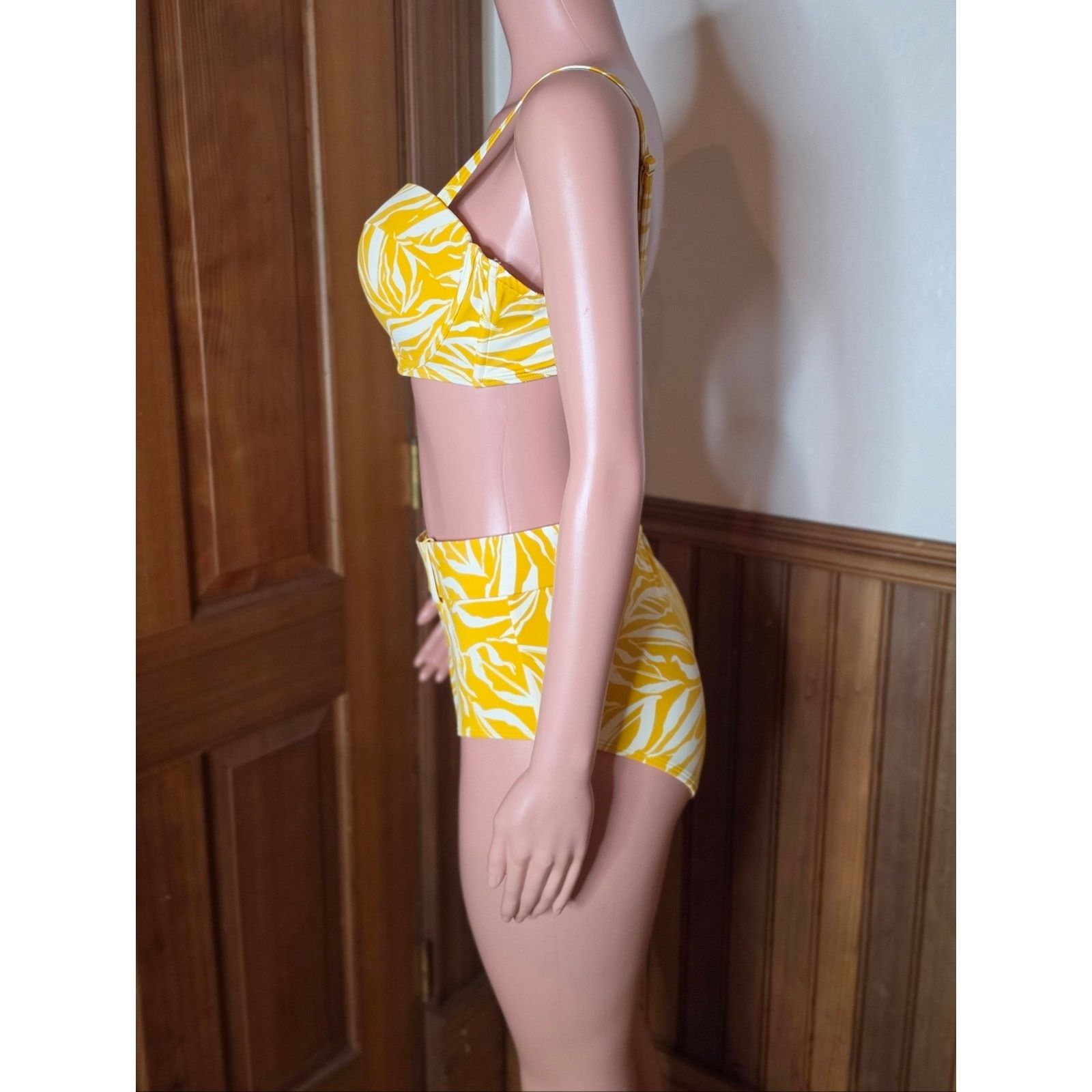 Boden NWT Boden Mustard and White Leaf Bikini Top & Bottom 12 38C Size ONE SIZE - 4 Thumbnail