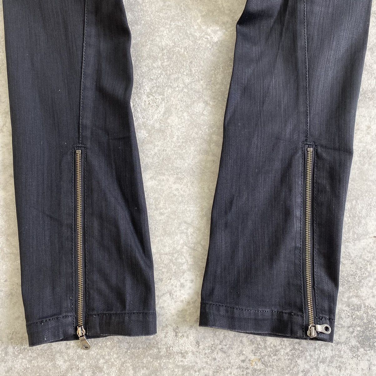 Japanese Brand Vintage Troiso Japan Curved Leg Coated Black Jeans Size US 31 - 16 Thumbnail