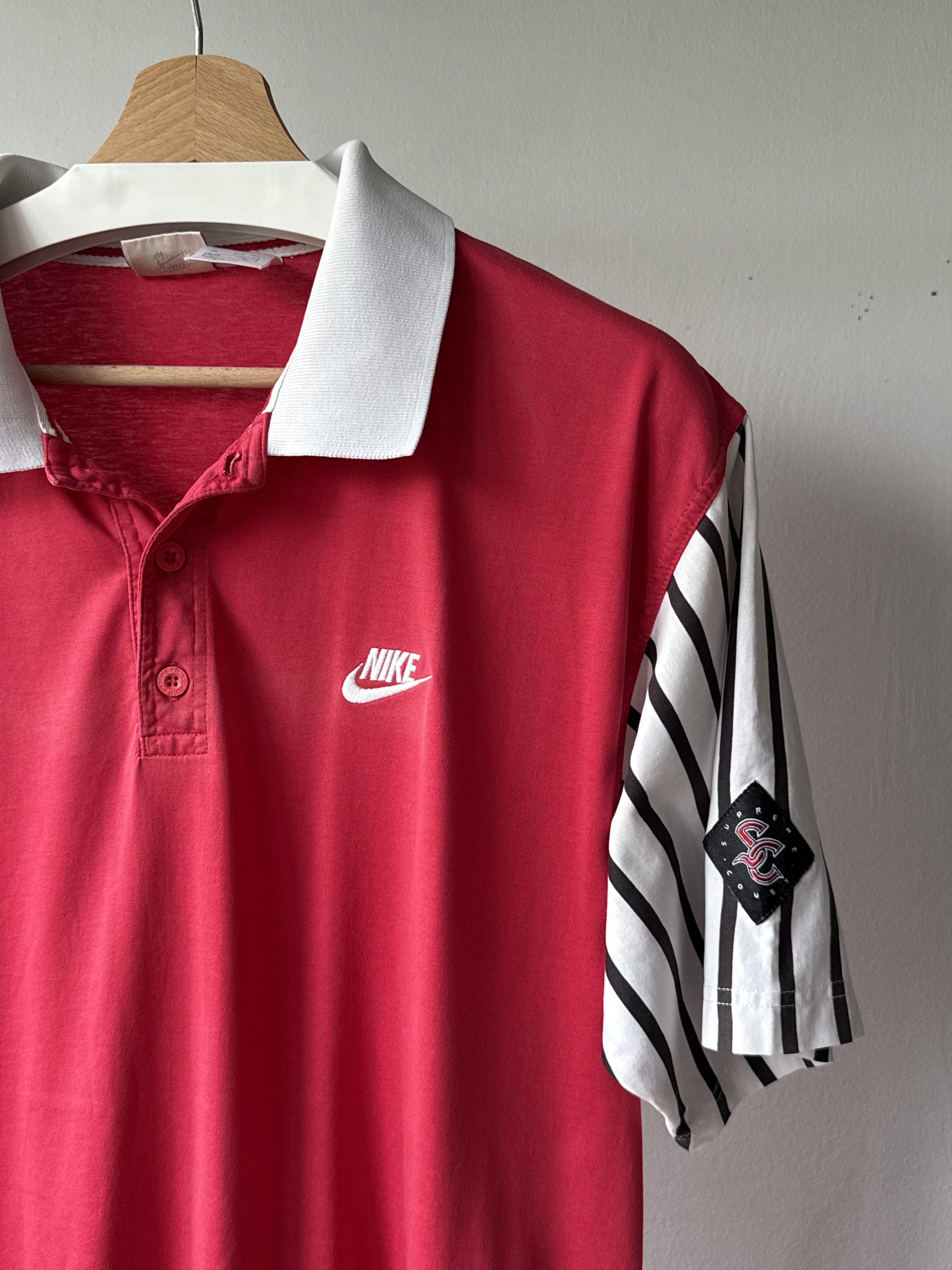 Nike Vintage Nike Supreme Court Striped Sleeves Red Polo Shirt Size US L / EU 52-54 / 3 - 7 Thumbnail