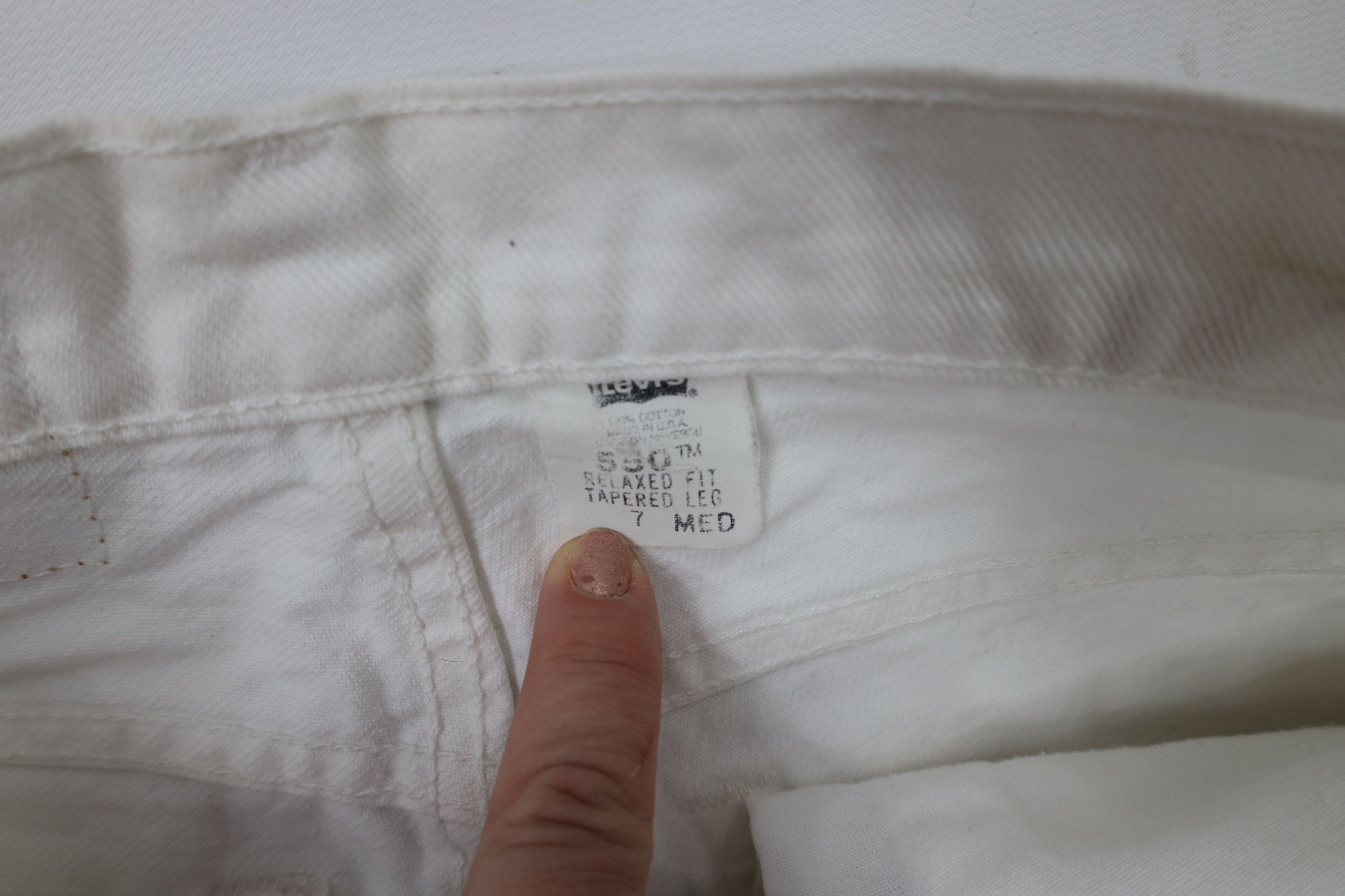 Levi's × Vintage Vintage 90s Levis 550 Fit Tapered Leg Denim Jeans White USA Size 28" / US 6 / IT 42 - 9 Thumbnail