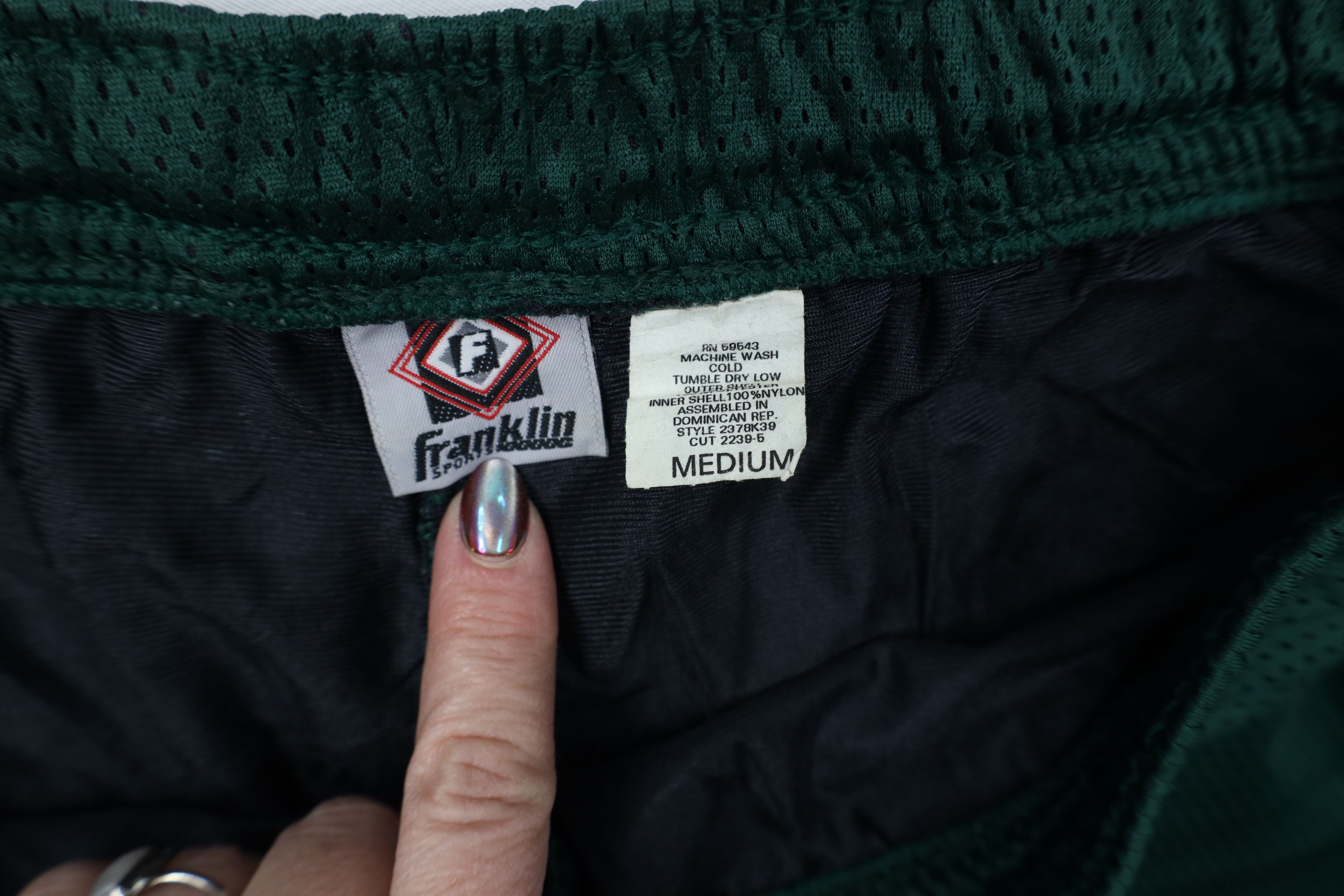 Vintage Vintage 90s Streetwear Layered Above Knee Mesh Shorts Green Size US 32 / EU 48 - 8 Thumbnail