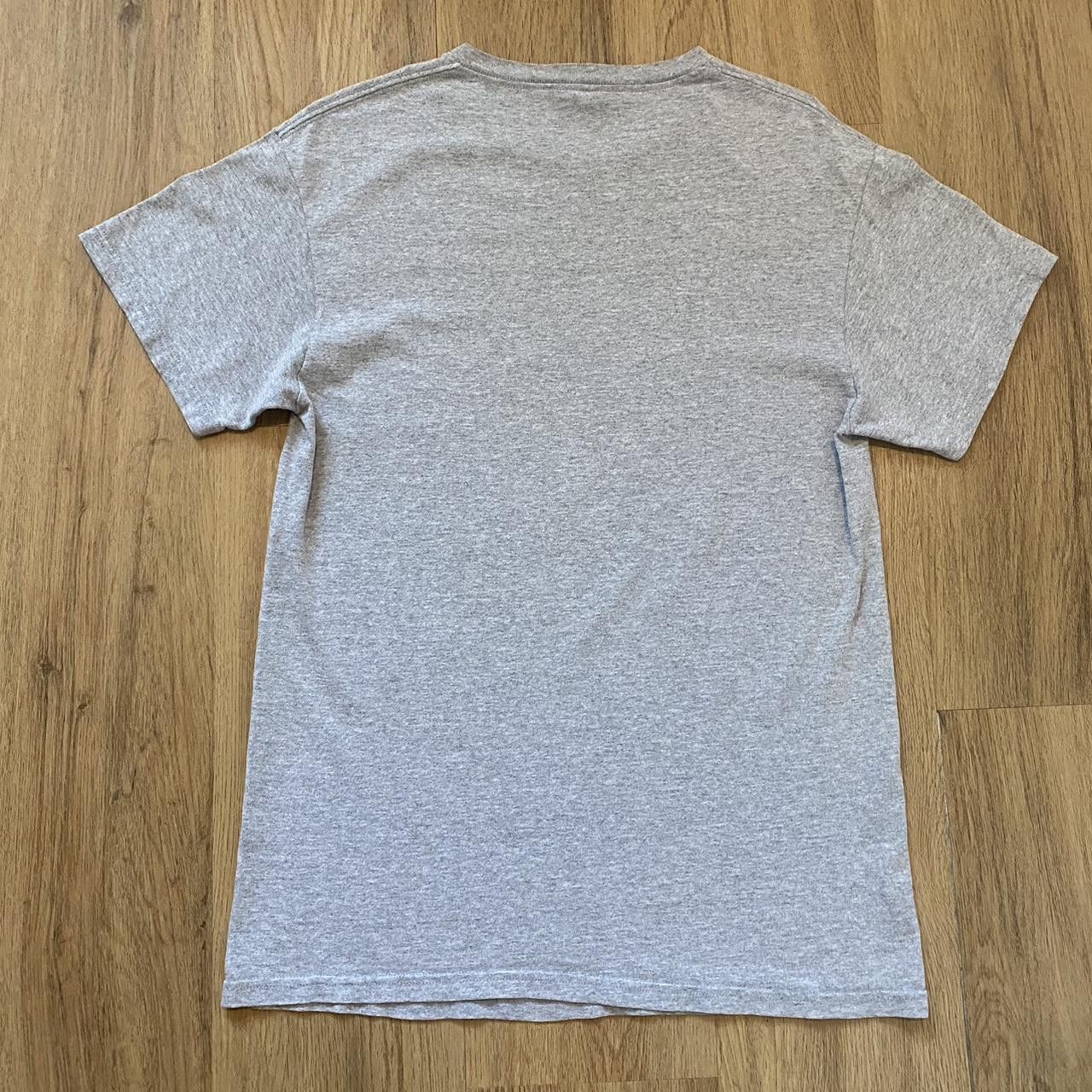 Delta Grey San Diego California y2k vintage t-shirt Size US S / EU 44-46 / 1 - 3 Thumbnail
