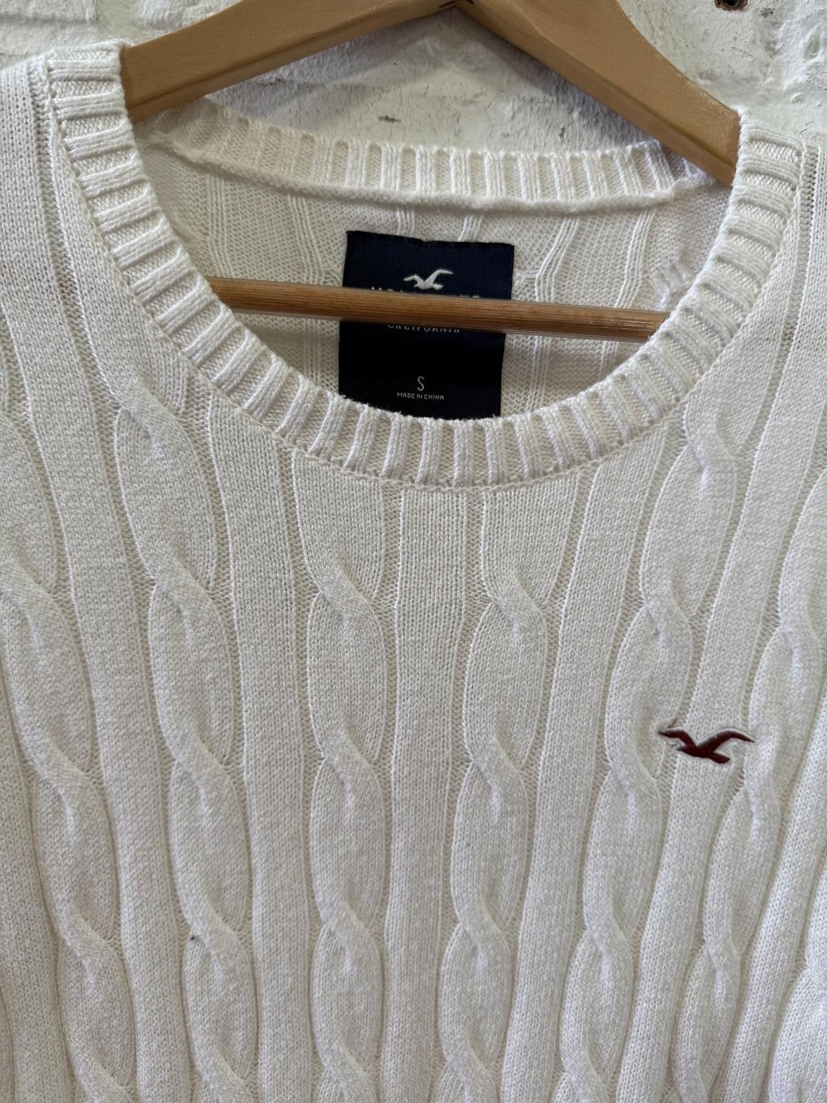 Hollister Hollister White Cable Knit Sweater - Size Small Size S / US 4 / IT 40 - 2 Thumbnail