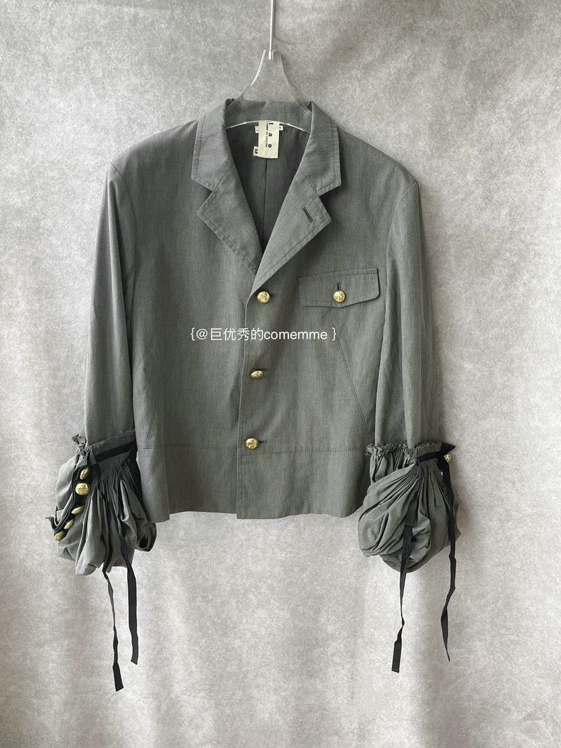 Comme des Garcons Comme Des Garcons Dark Grey Lapel Petal Court Sleeve Jacke Size S / US 4 / IT 40 - 1 Thumbnail
