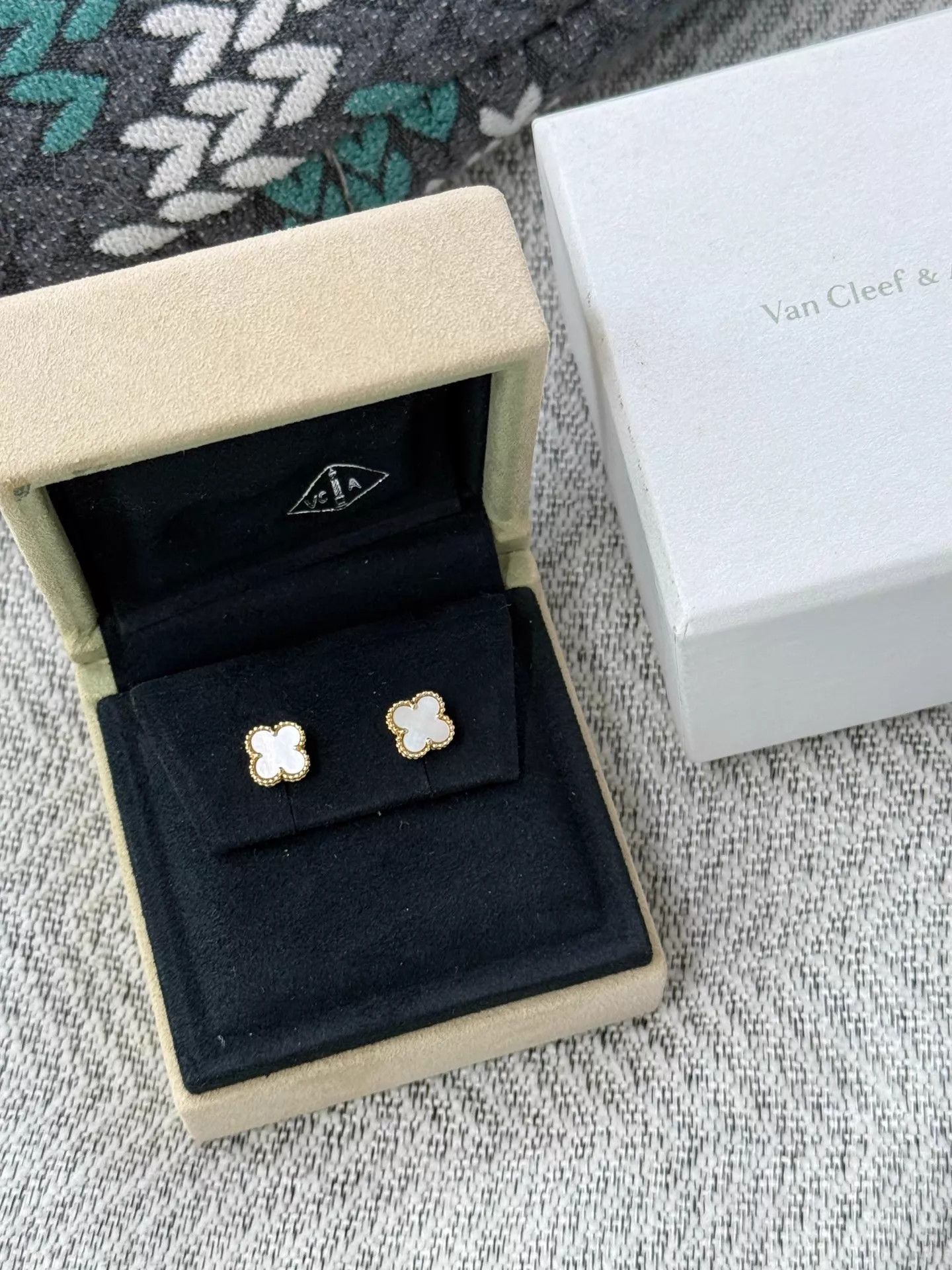 Van Cleef & Arpels VCA Alhambra White MOP Small Earrings Box Size ONE SIZE - 1 Thumbnail