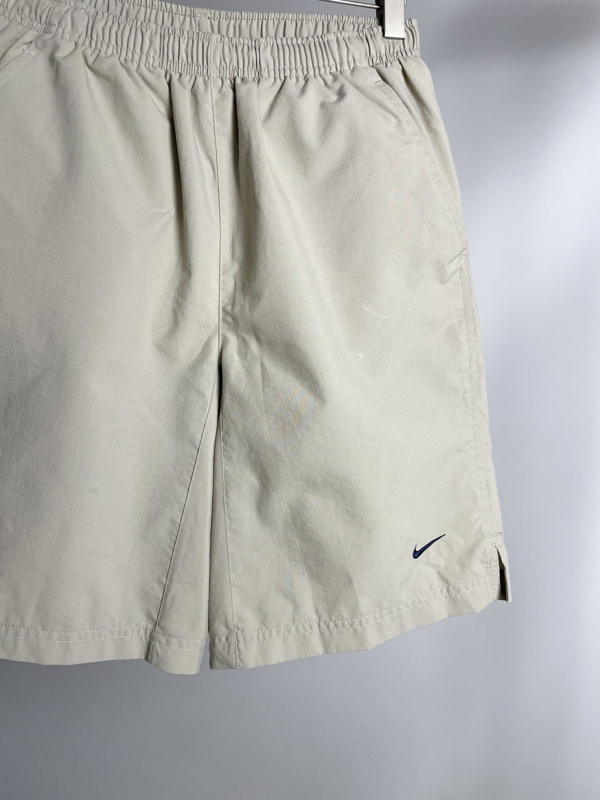 Nike VINTAGE 🍫 Nike Beige Classic logo retro Shorts Size US 30 / EU 46 - 2 Thumbnail