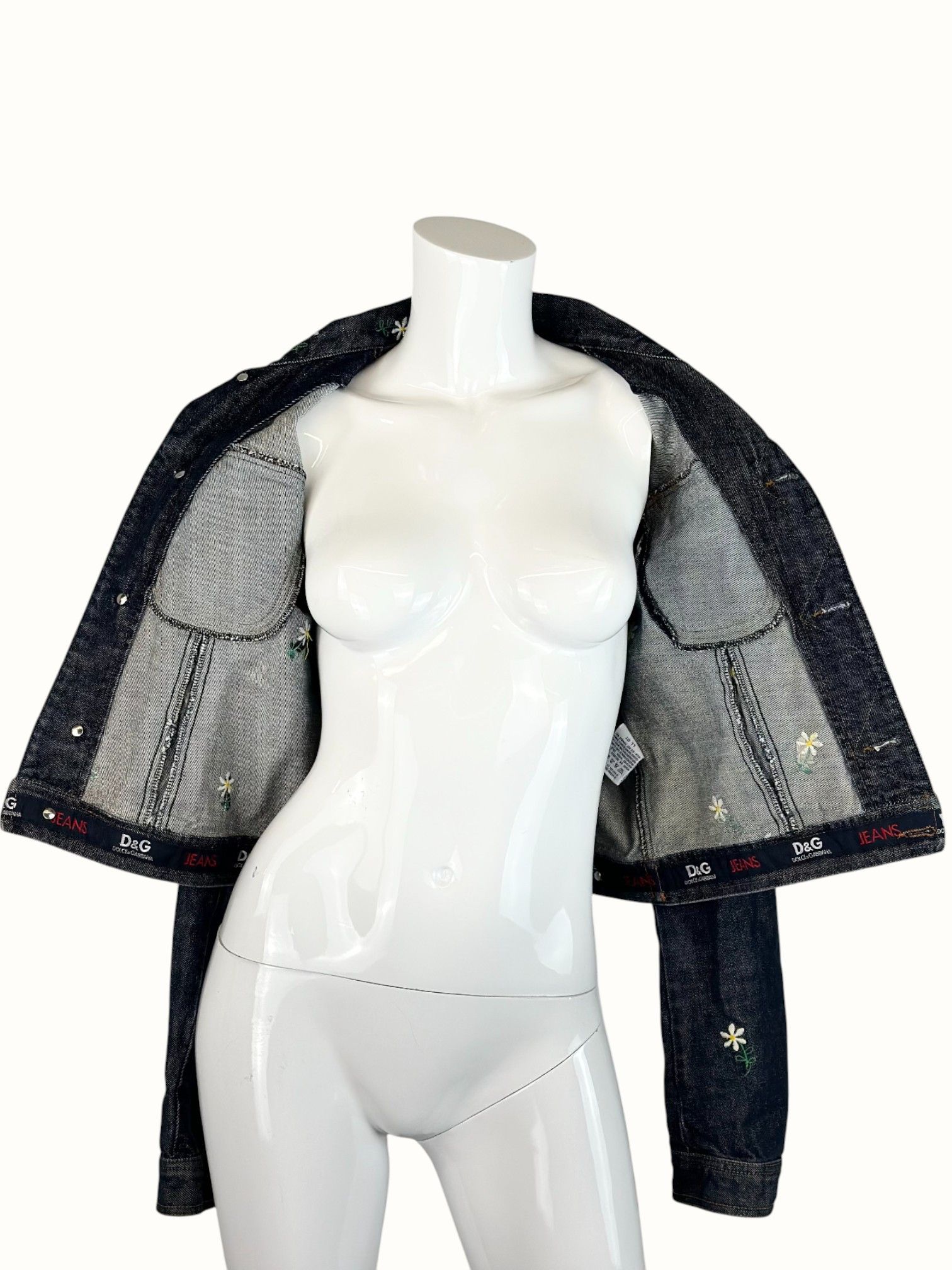 Dolce & Gabbana Dolce & Gabbana Floral Embroidered Denim Jacket Size US S / EU 44-46 / 1 - 5 Thumbnail