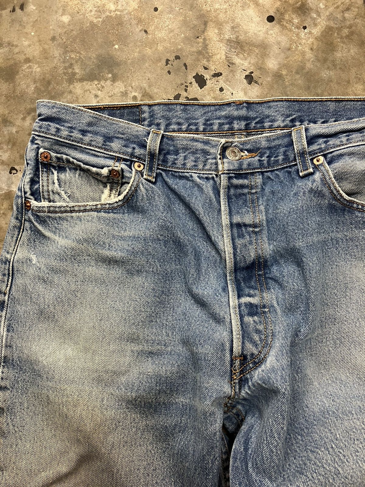 Levi's × Vintage Levi’s 501 Distressed Jeans Size US 33 - 3 Thumbnail