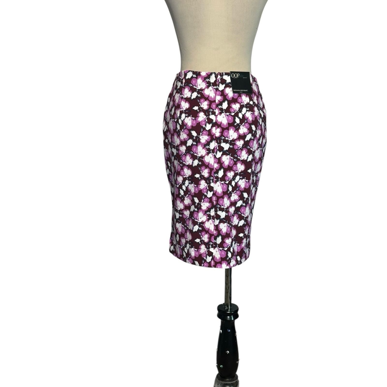 Banana Republic Banana Republic wine floral pencil skirt size 00P Size 26" / US 2 / IT 38 - 2 Thumbnail