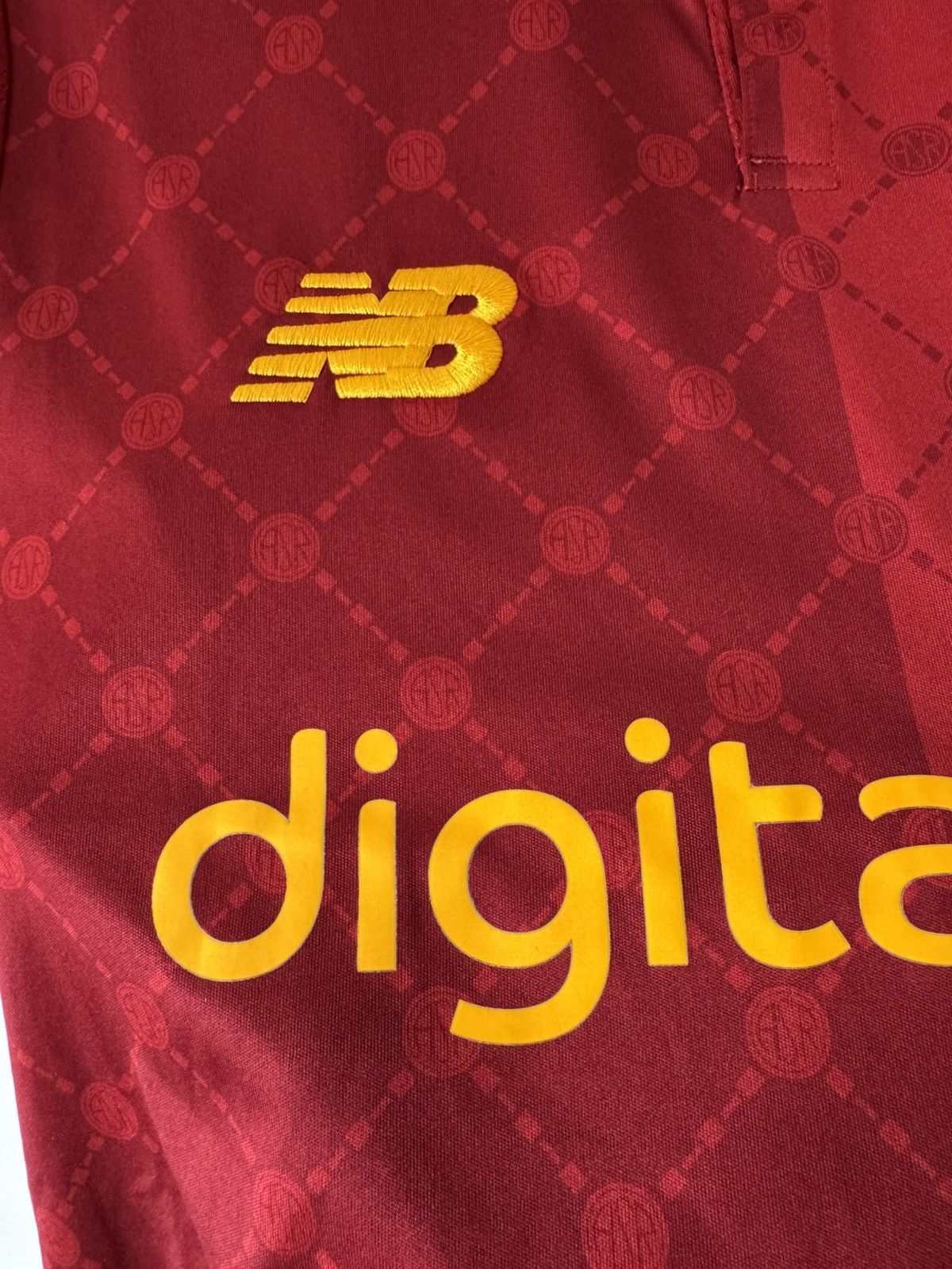 New Balance Roma 2022-2023 Home Soccer Jersey Football Shirt Red Kit Size US S / EU 44-46 / 1 - 9 Thumbnail