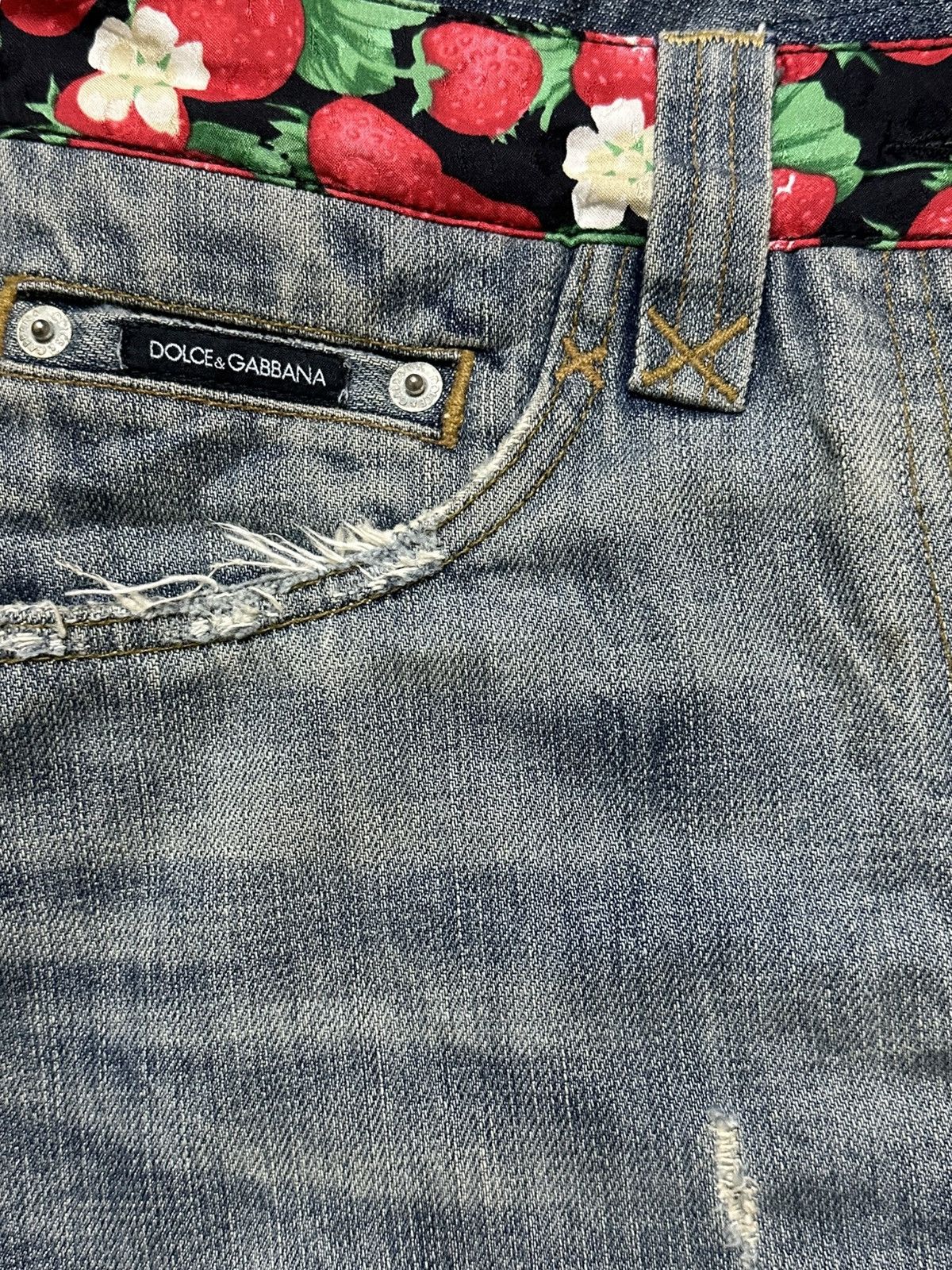 Dolce & Gabbana Vintage Dolce & Gabbana Faded Wash Distressed Style Skirt Size 30" / US 8 / IT 44 - 7 Thumbnail