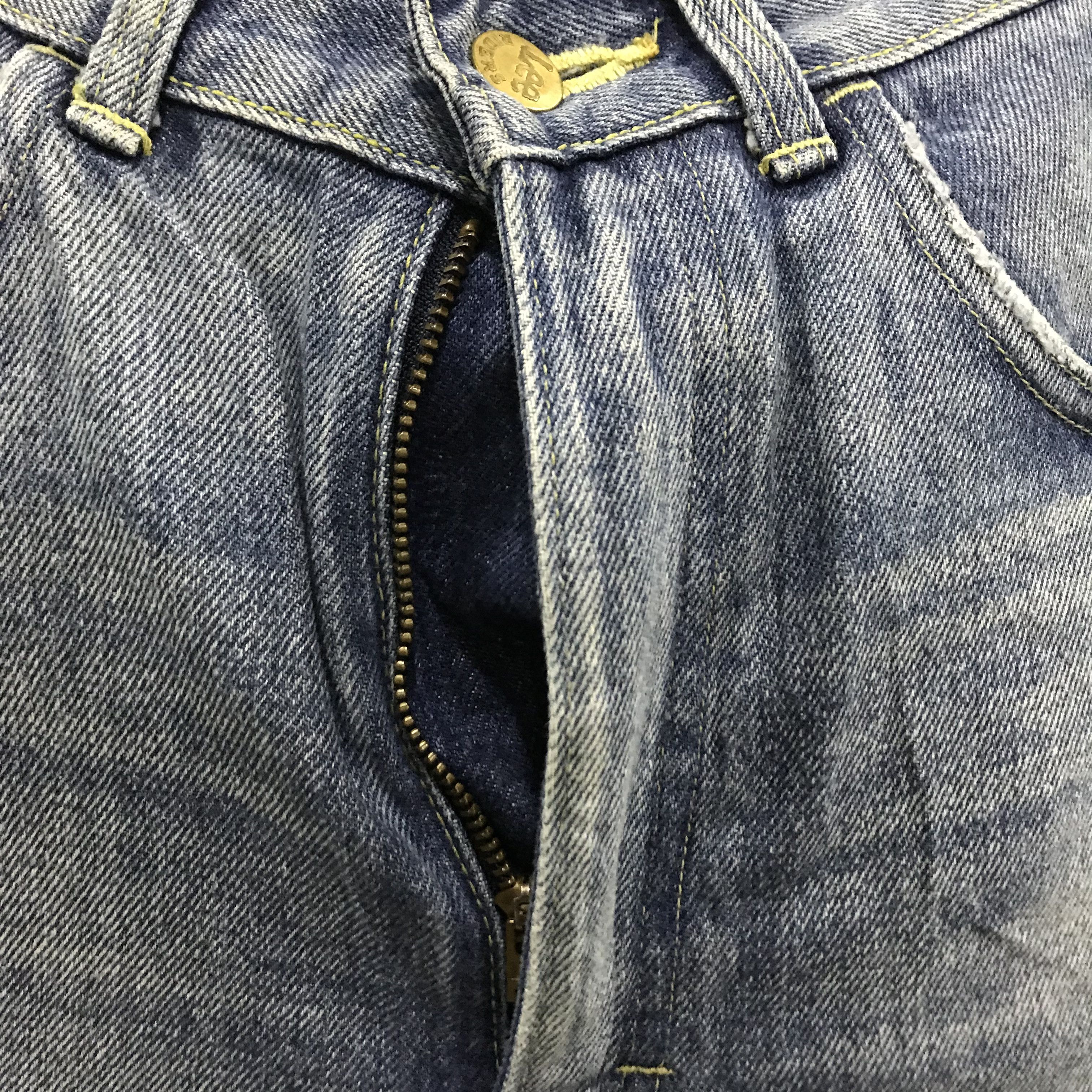 Lee Vintage Lee Distressed Wide Leg High Waist Ripped Knee Size US 26 / EU 42 - 9 Thumbnail