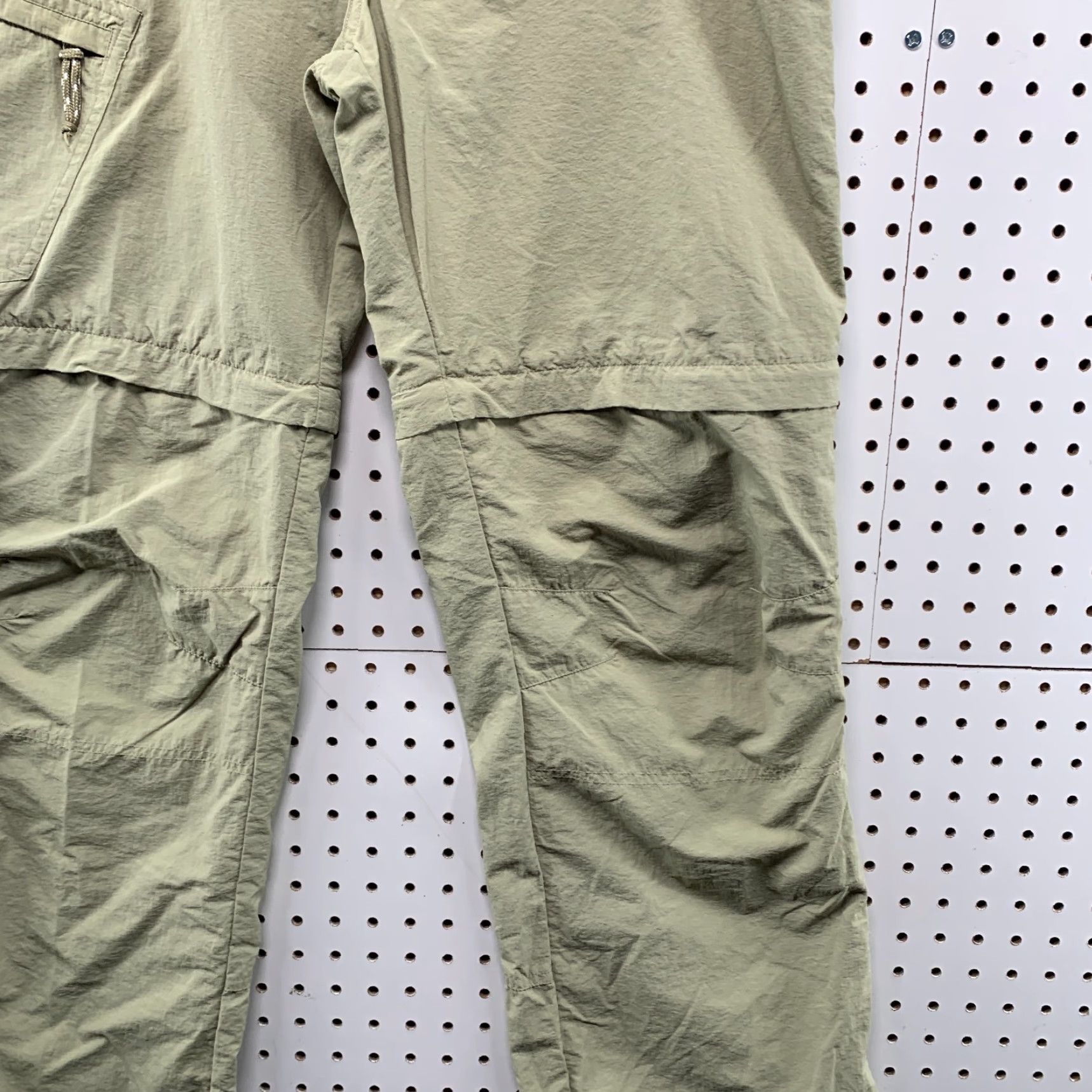 Vintage VINTAGE Alpine Design Cargo Pants Men 38x32 Convertible Straight Leg Nylon Green Casual Skate Y2K Size US 38 / EU 54 - 7 Thumbnail