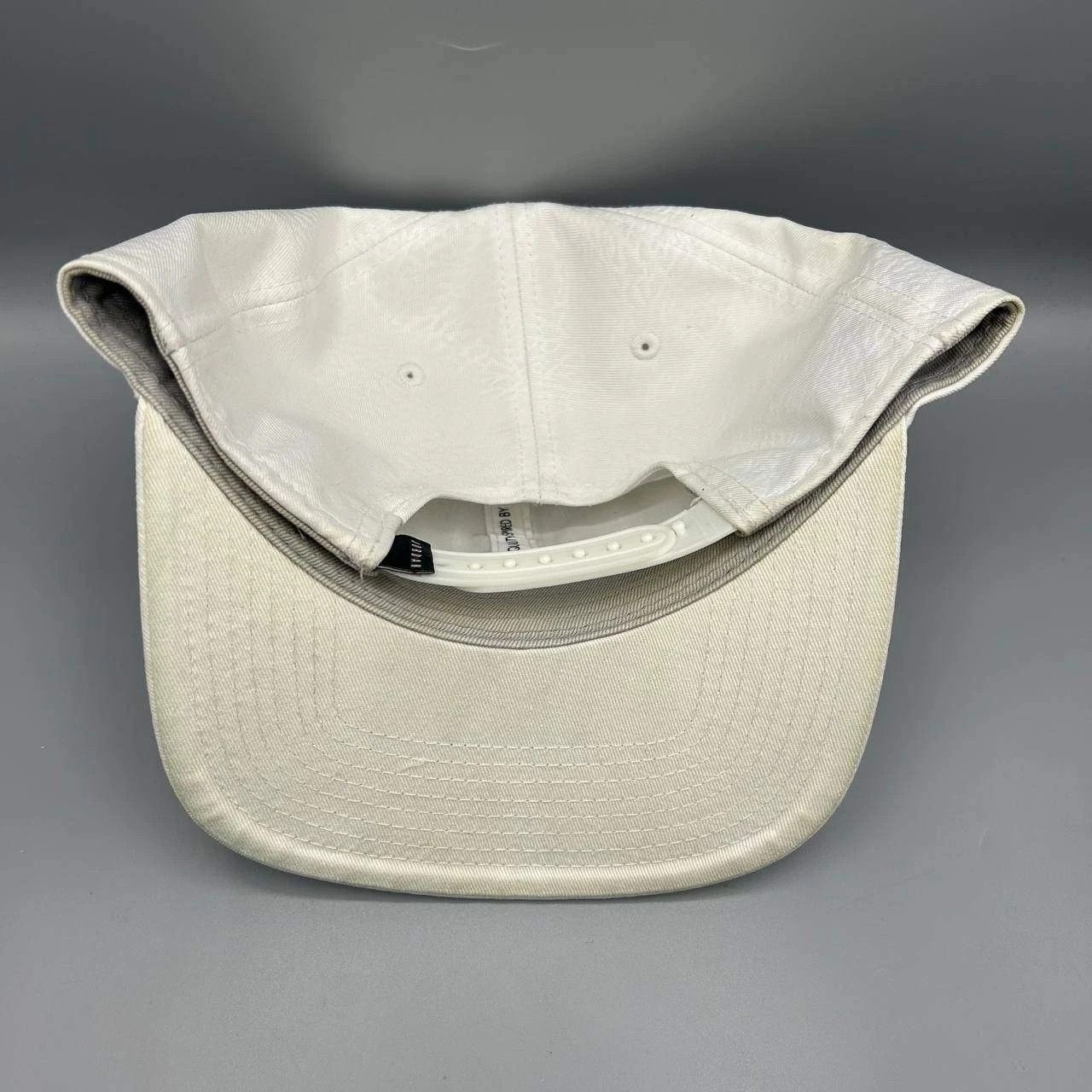 Jordan Brand Air Jordan Hat Cement Elephant Metal Logo Jumpman Snap Back Size ONE SIZE - 8 Thumbnail