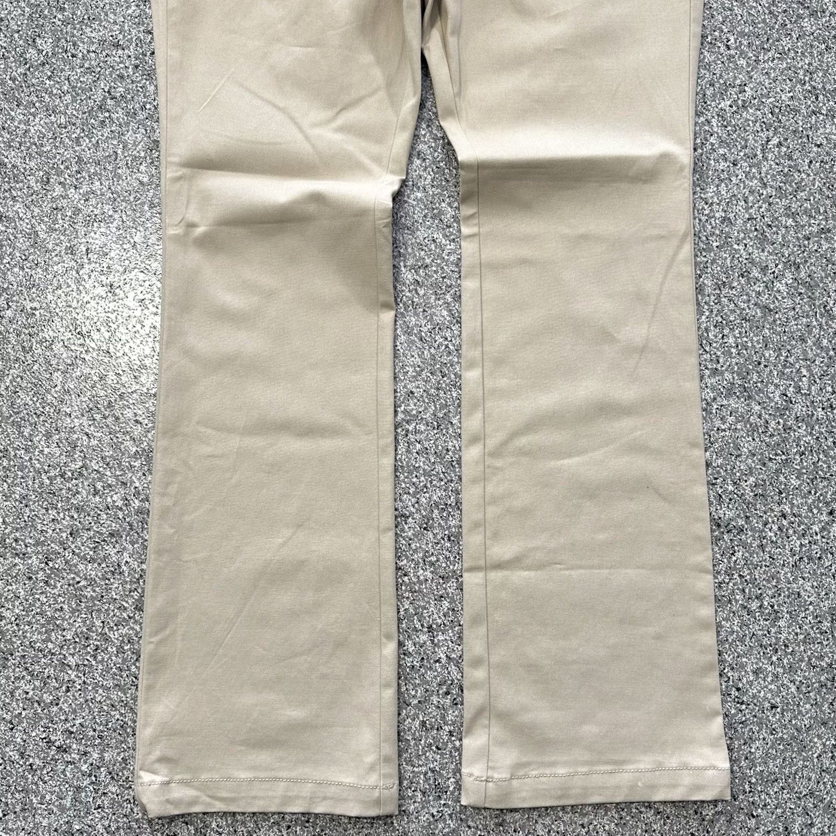 Old Navy Old Navy Beige Chino Pants Womens 8 High Rise Flare Stretch Regular Inseam 32 Size 30" / US 8 / IT 44 - 3 Thumbnail
