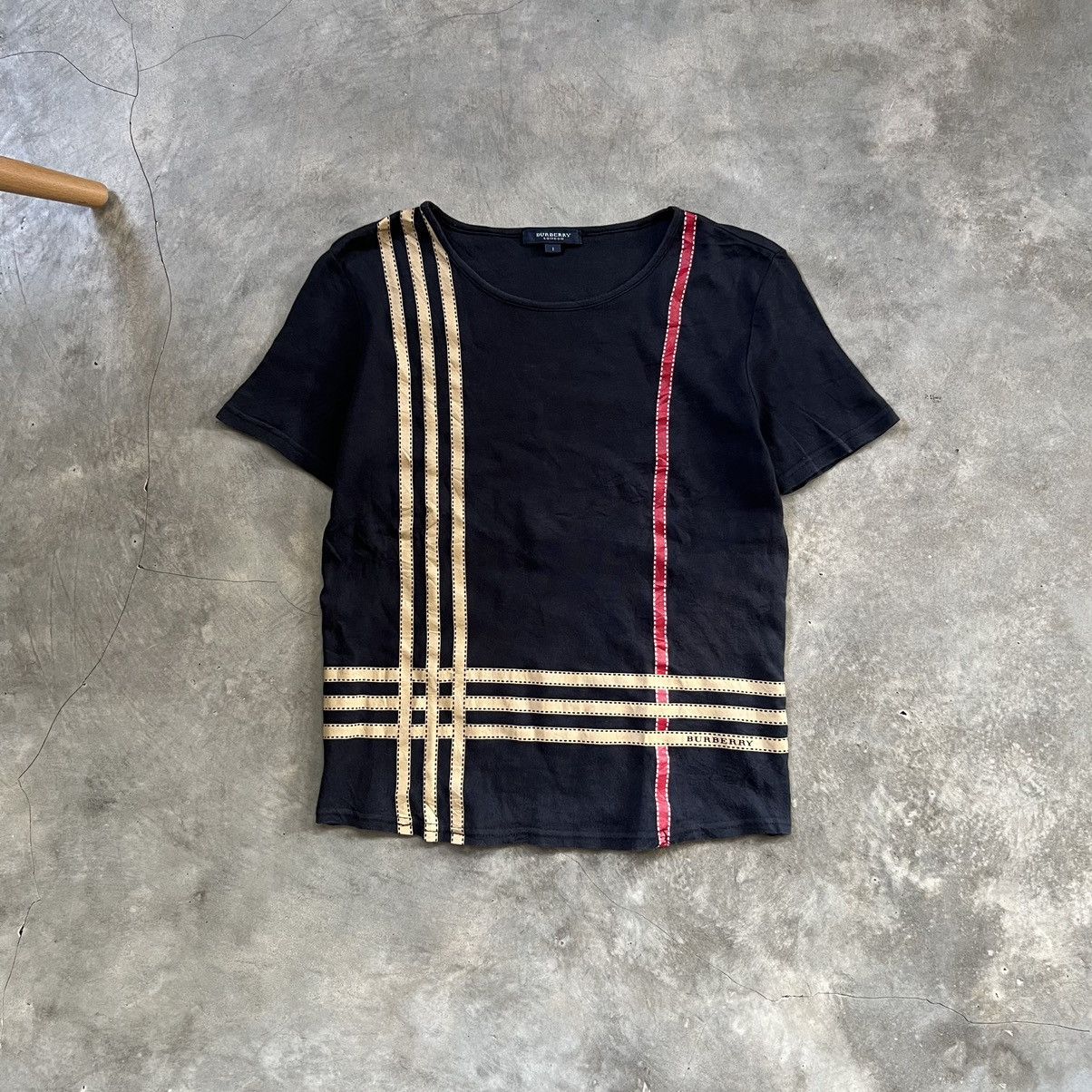 Burberry Burberry T-shirt Size S / US 4 / IT 40 - 1 Thumbnail