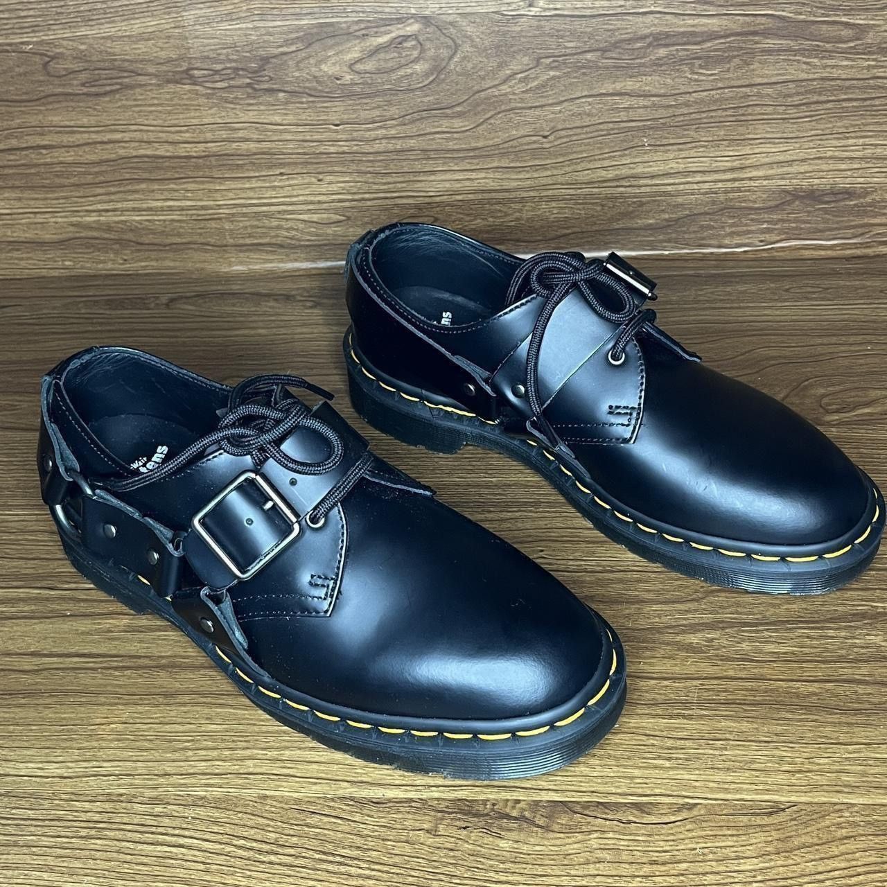 Dr. Martens Henree polished smooth black leather Oxford w 7