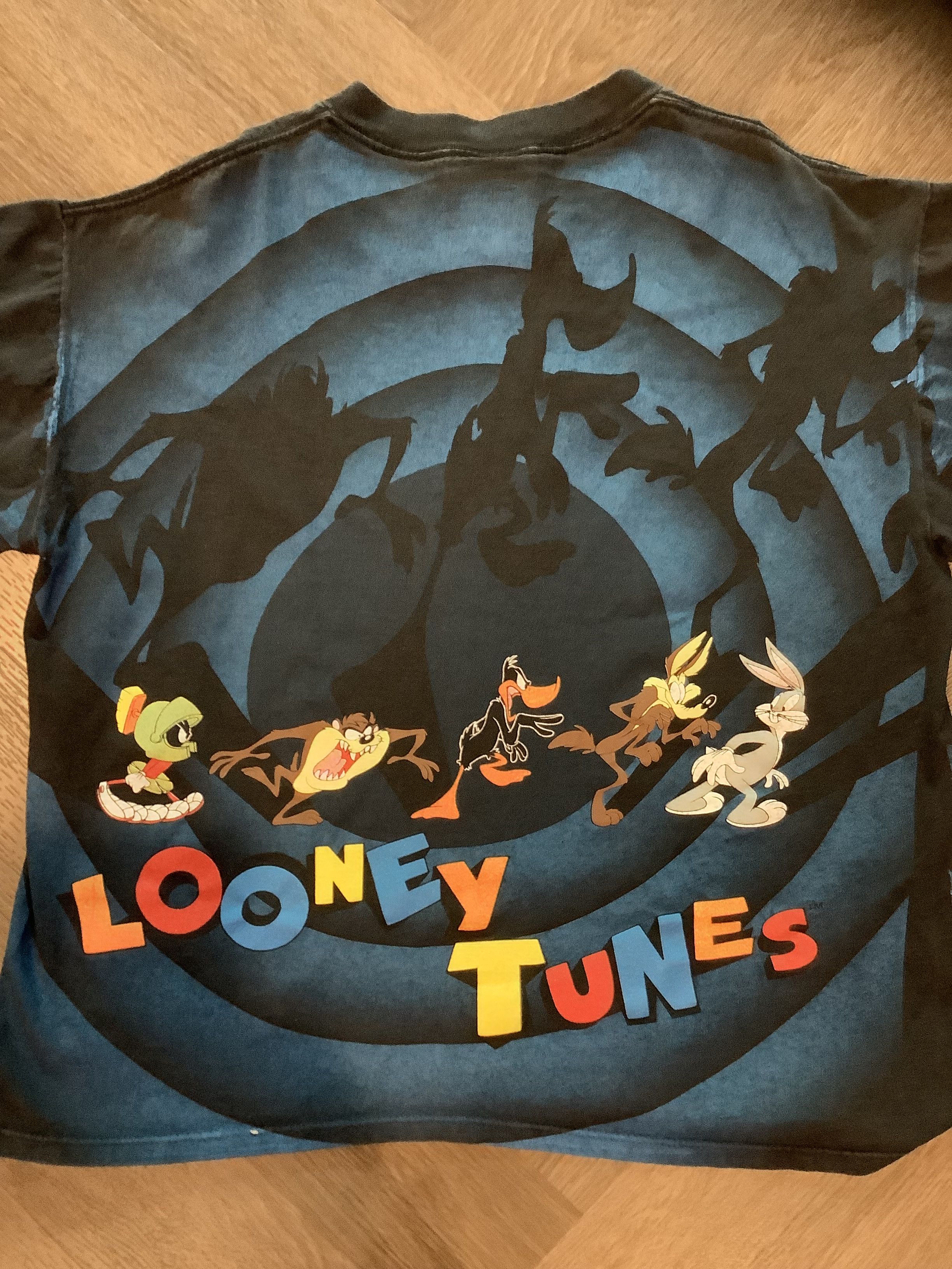Japanese Brand × Vintage Vintage 1992 Looney Tunes Shadow All overprint T-shirt Size US XL / EU 56 / 4 - 4 Thumbnail