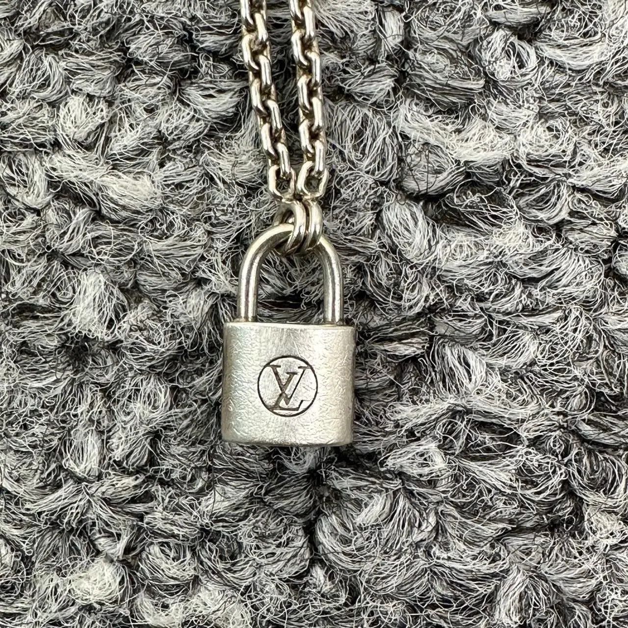 Louis Vuitton Louis Vuitton 925 Silver Lock Bracelet. Size ONE SIZE - 4 Thumbnail