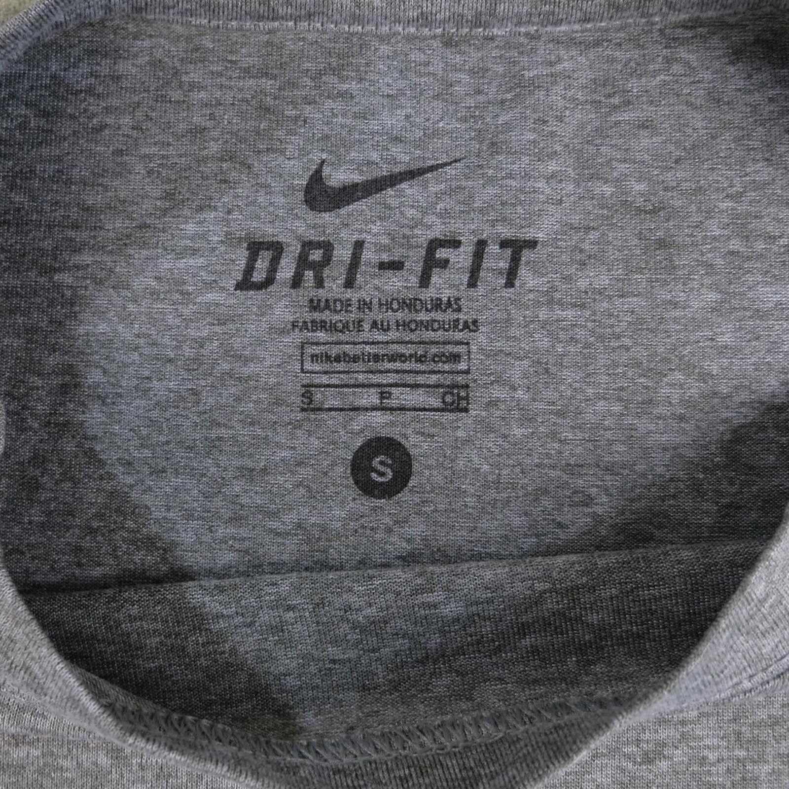 Nike Nike Dri-FIT Gray Short Sleeve Athletic T-Shirt Mens Small Size US S / EU 44-46 / 1 - 5 Thumbnail
