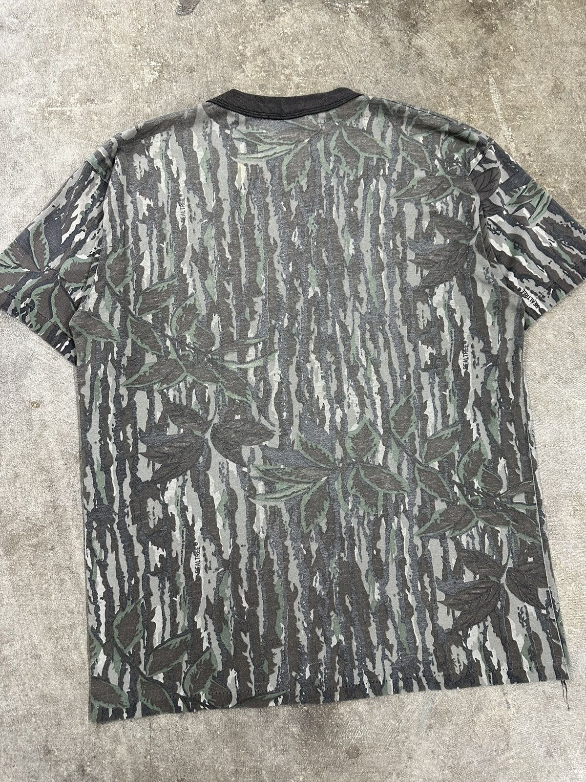 Realtree Vintage 90s Realtree Camouflage Pocket T-Shirt Size US M / EU 48-50 / 2 - 4 Thumbnail