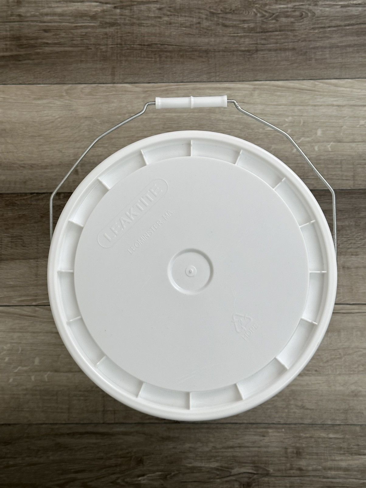 Supreme Leaktite 5-Gallon Bucket 2 Supreme Leaktite 5 Gallon