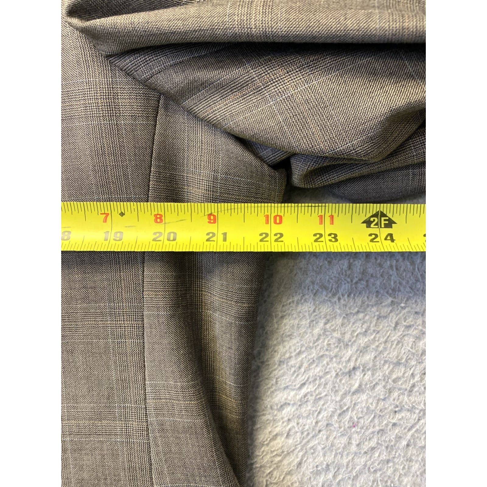 Hart Schaffner Marx VINTAGE Hart Schaffner Marx Blazer 44R Wool Gray Plaid Classic Designer Mens Size 44R - 4 Thumbnail