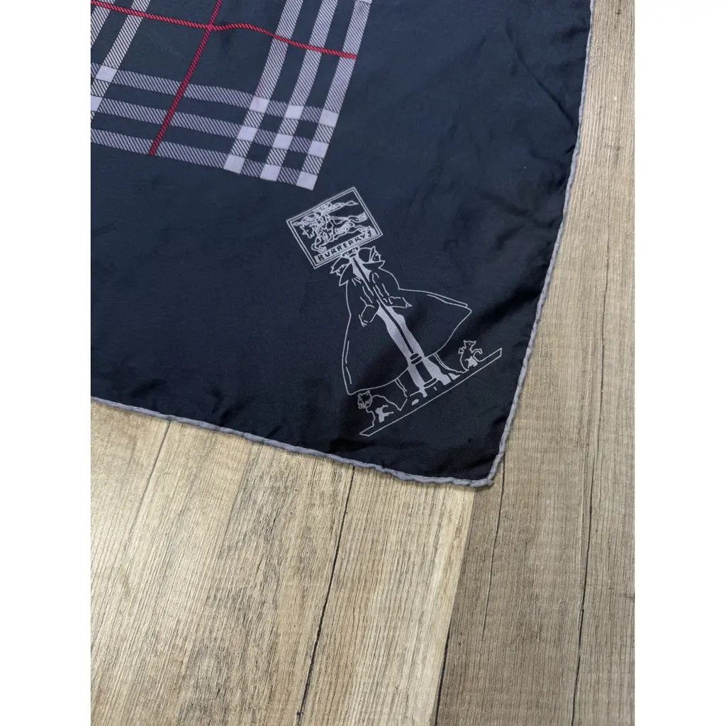 Burberry Burberry full pattern silk scarf Measurements: 75cm Size ONE SIZE - 3 Thumbnail