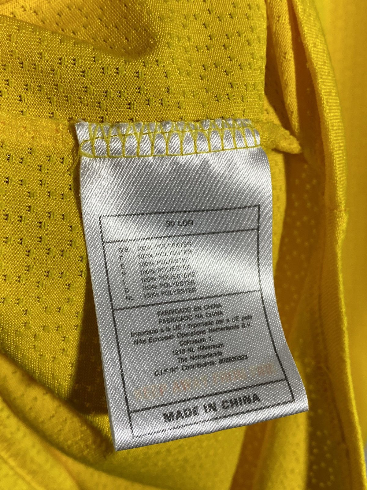 Nike × Vintage Vintage Nike Brazil National Team 2000 Home Football Shirt Size US L / EU 52-54 / 3 - 11 Thumbnail