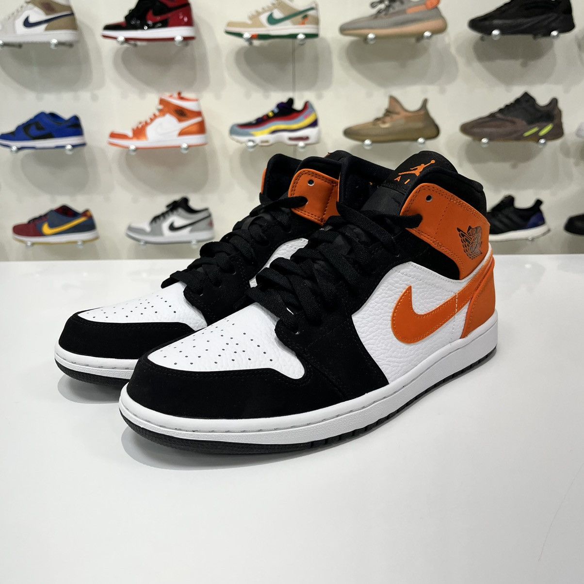 Nike Air Jordan 1 Mid Shattered Backboard Size US 10 / EU 43 - 1 Thumbnail