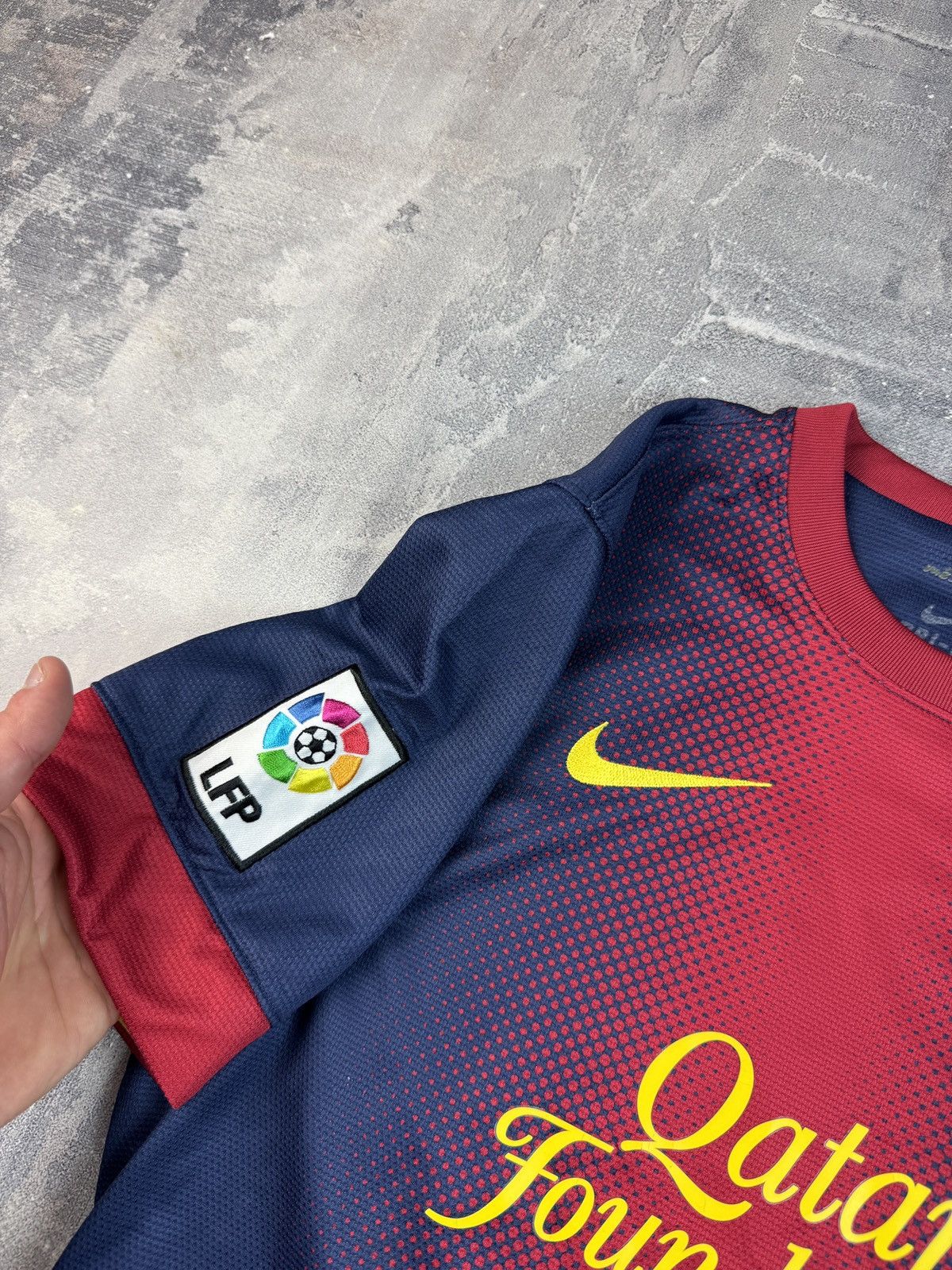 Nike FC Barcelona 2012/13 Home Shirt Jersey Nike Football Soccer Size US M / EU 48-50 / 2 - 4 Thumbnail