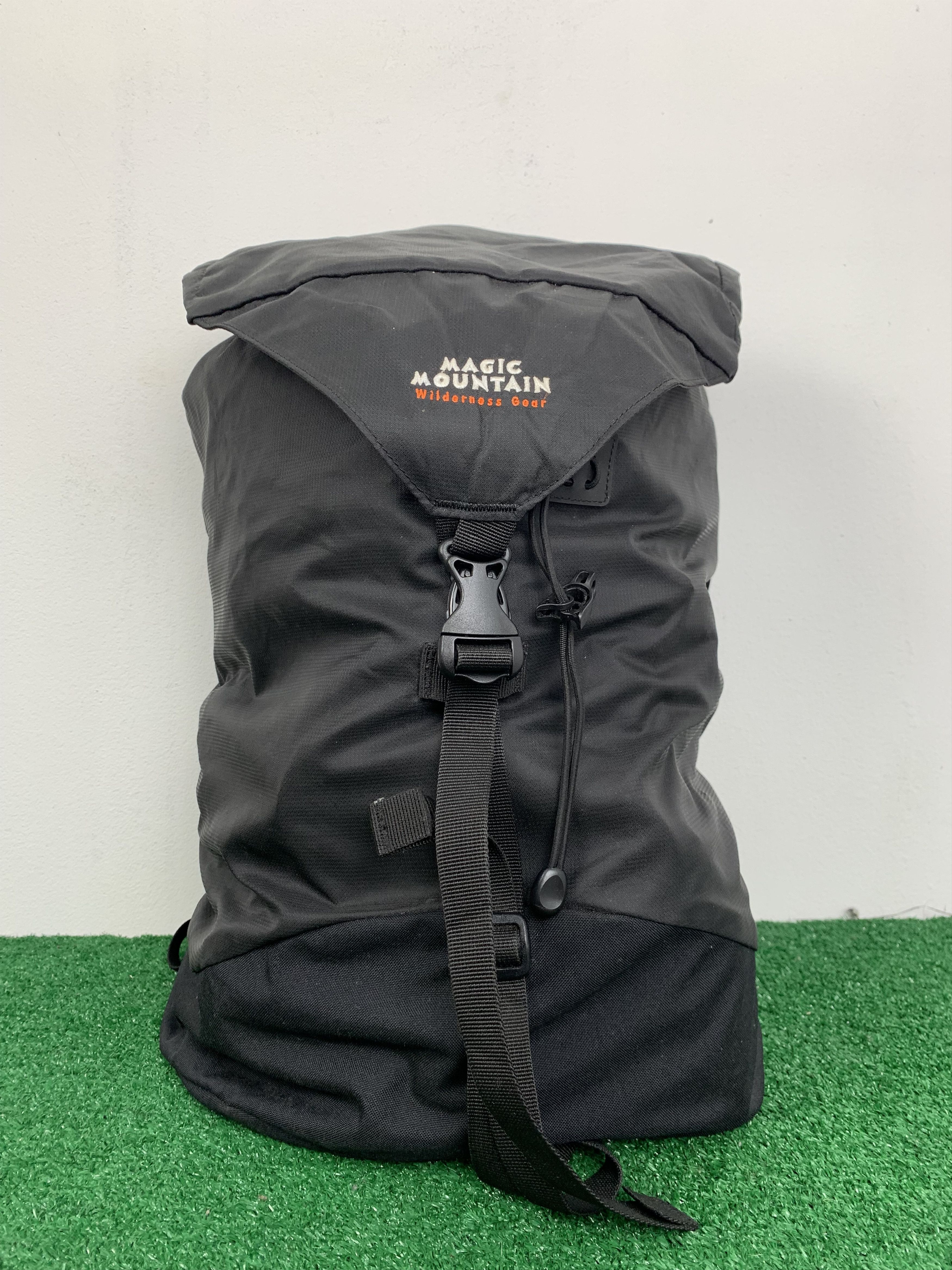 Vintage Vintage Magic Mountain Travel Backpack Waterproof BG0082 Size ONE SIZE - 1 Thumbnail