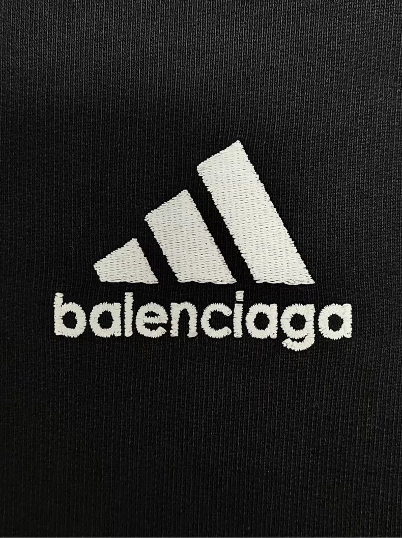 Balenciaga Balenciaga Adidas fashion show 23ss red and black hooded sw Size US XS / EU 42 / 0 - 3 Thumbnail