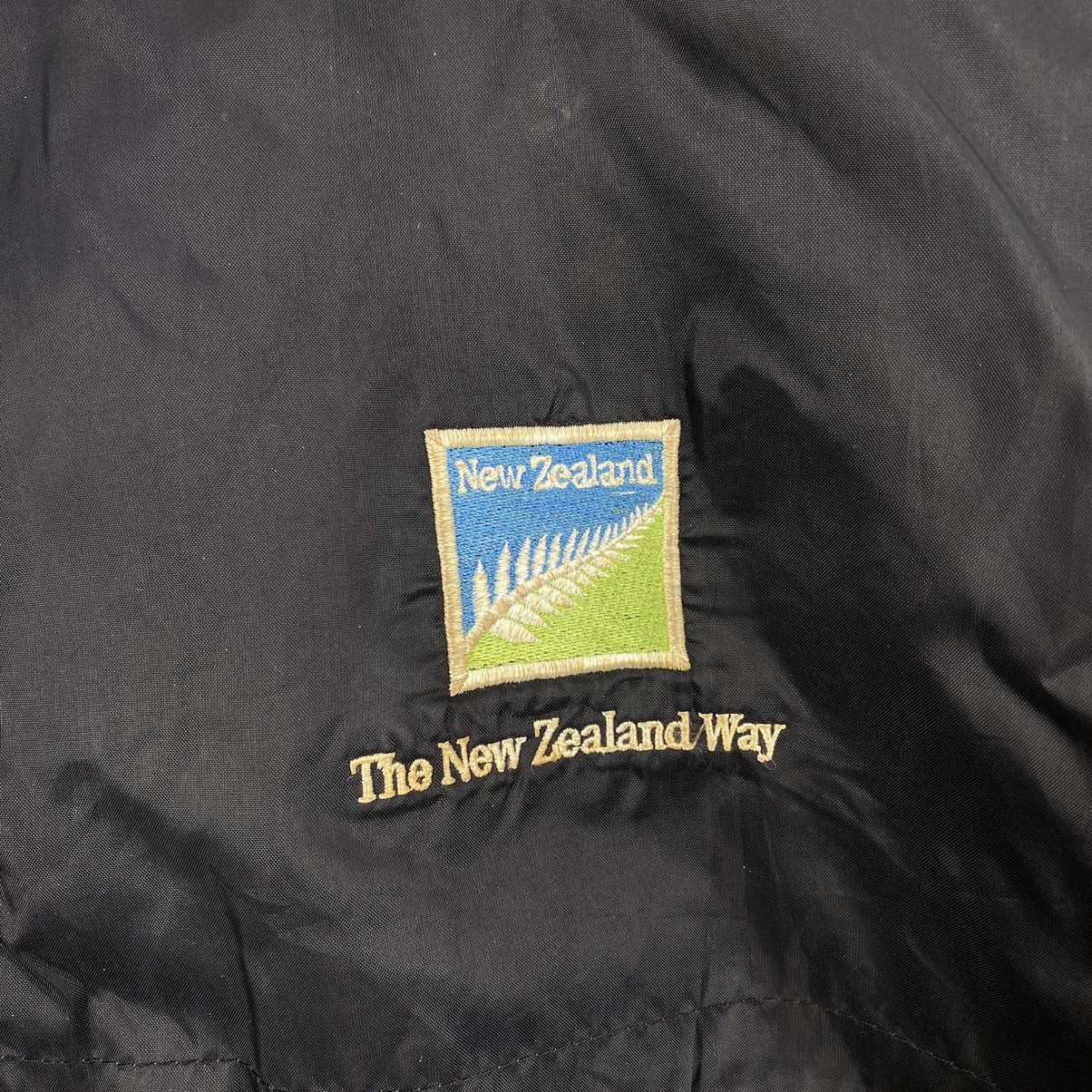Vintage Vintage TAHI NEW ZEALAND Hooded Black Windbreaker Coach Size US M / EU 48-50 / 2 - 3 Thumbnail