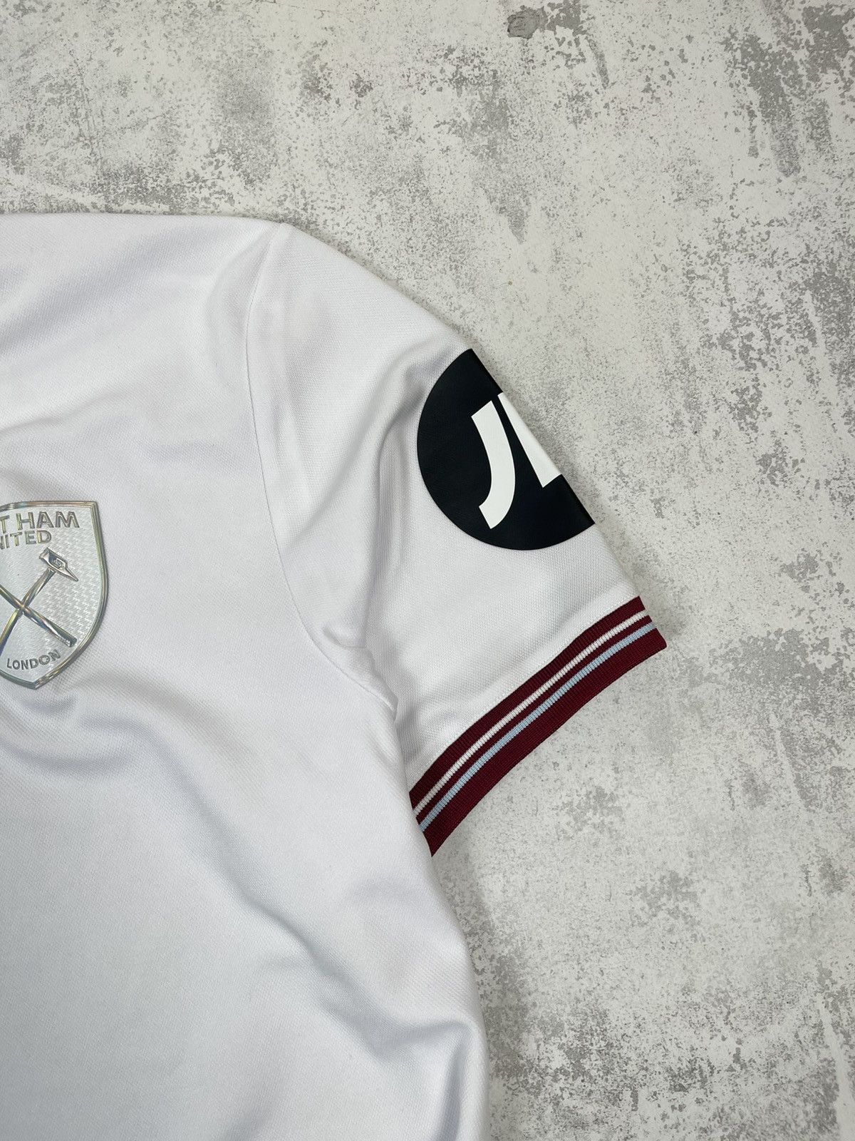 Umbro West Ham United 23/24 Away Iridescent Emblem Umbro Jersey Size US XXL / EU 58 / 5 - 6 Thumbnail