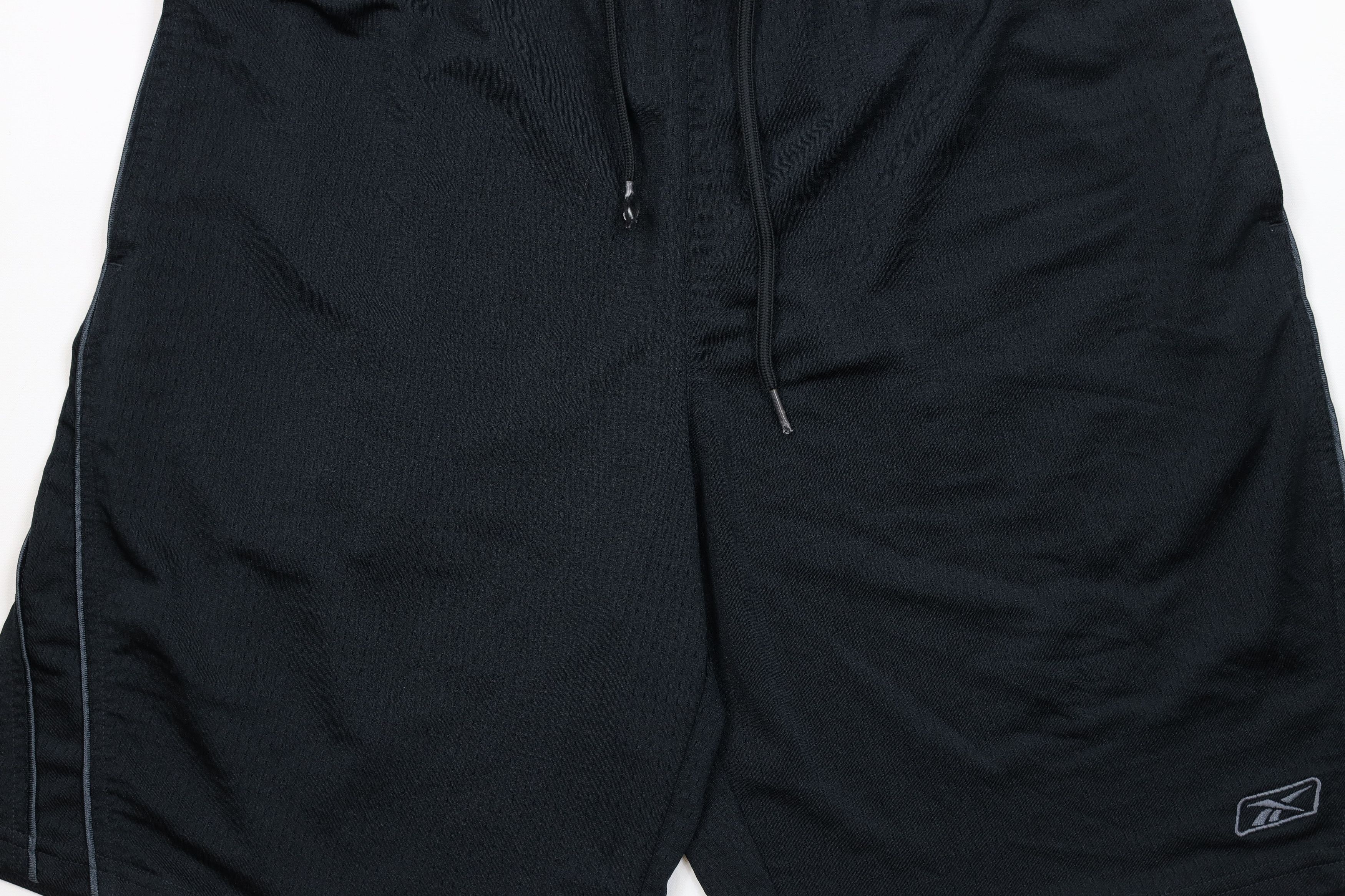 Reebok Vintage Reebok Mesh Above Knee Gym Training Shorts Black Size US 34 / EU 50 - 3 Thumbnail