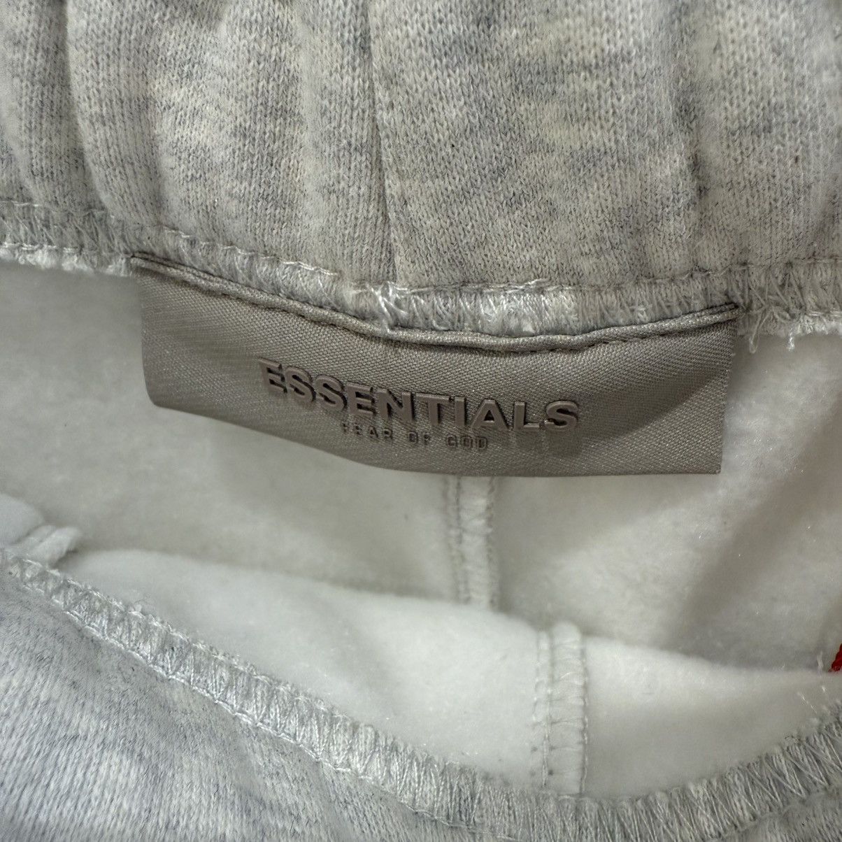 Fear of God Fear of God Essentials Sweatpants Size US 34 / EU 50 - 3 Thumbnail