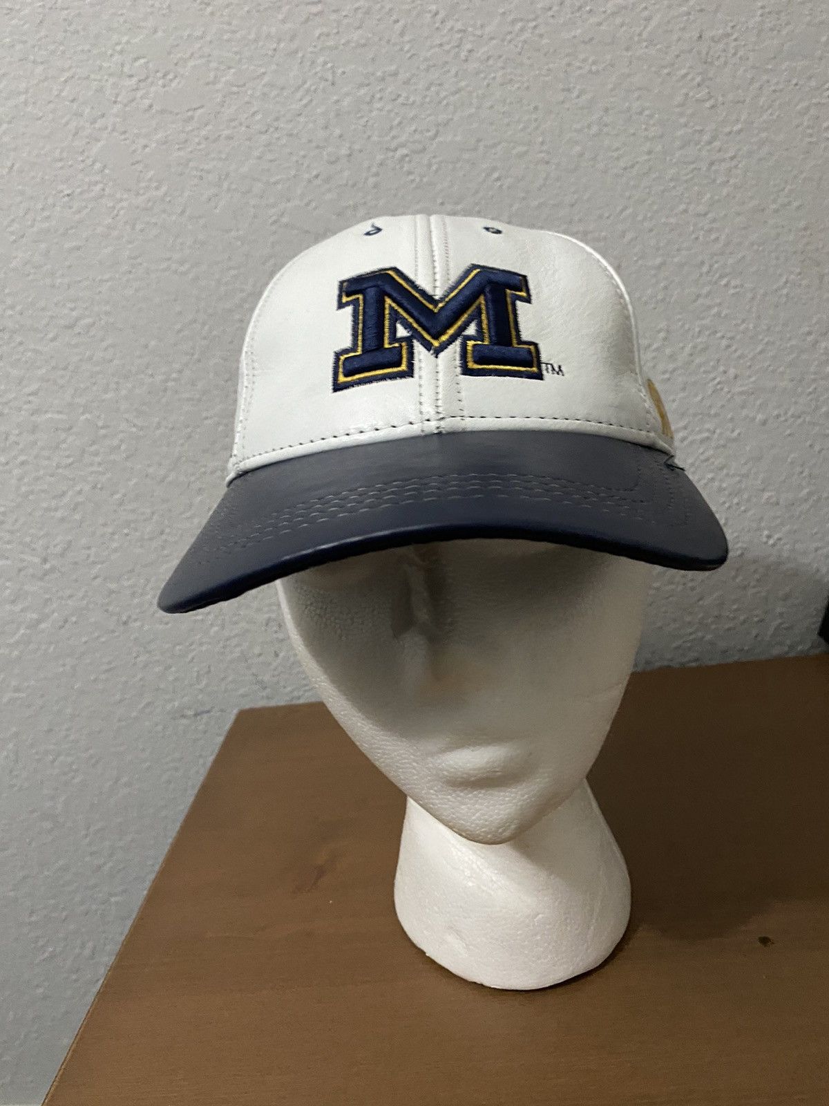 Vintage Vintage 90’s leather hat Michigan wolverines Size ONE SIZE - 1 Thumbnail